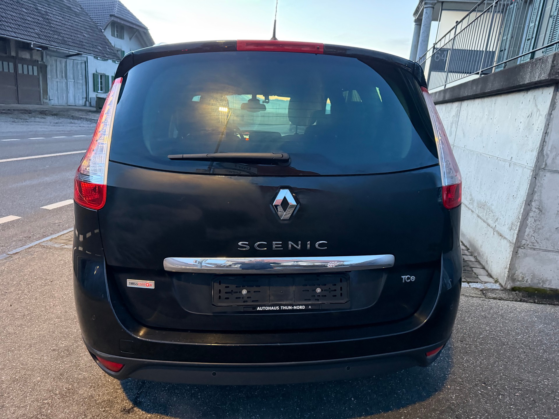 RENAULT Grand Scénic 1.2 16V Turbo Swiss Edition-image-3