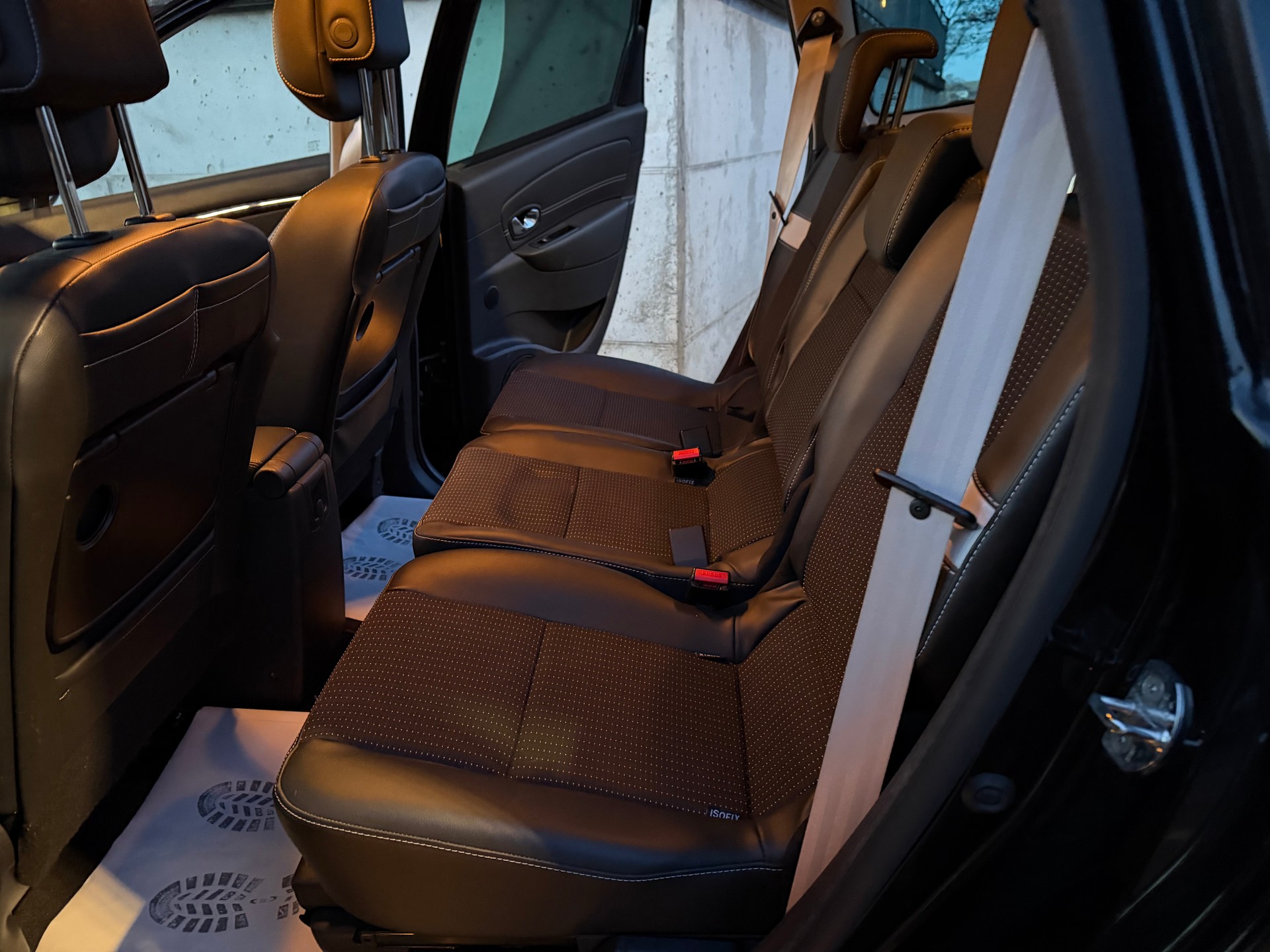 RENAULT Grand Scénic 1.2 16V Turbo Swiss Edition-image-11