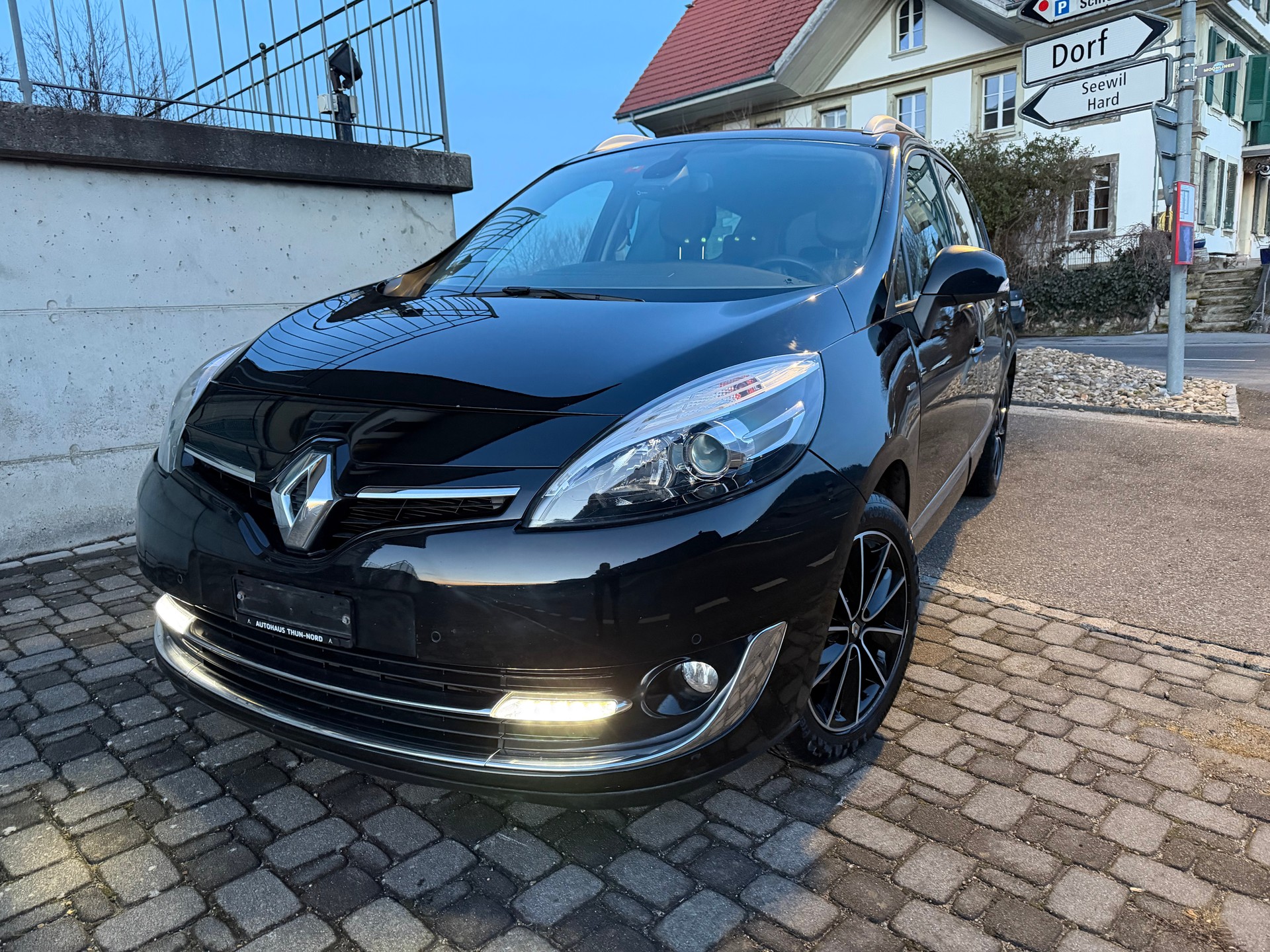 RENAULT Grand Scénic 1.2 16V Turbo Swiss Edition