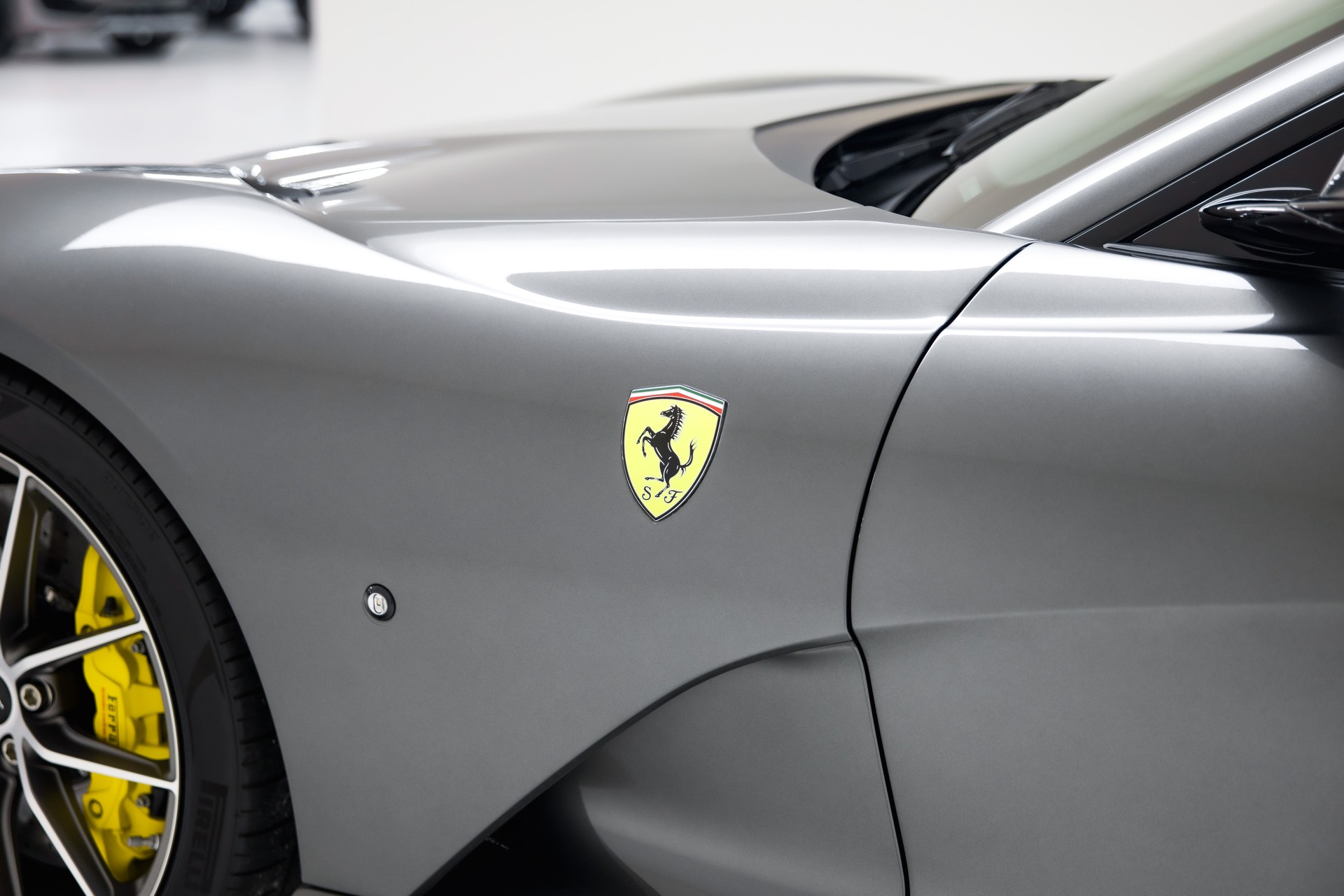 FERRARI 812 Superfast-image-18