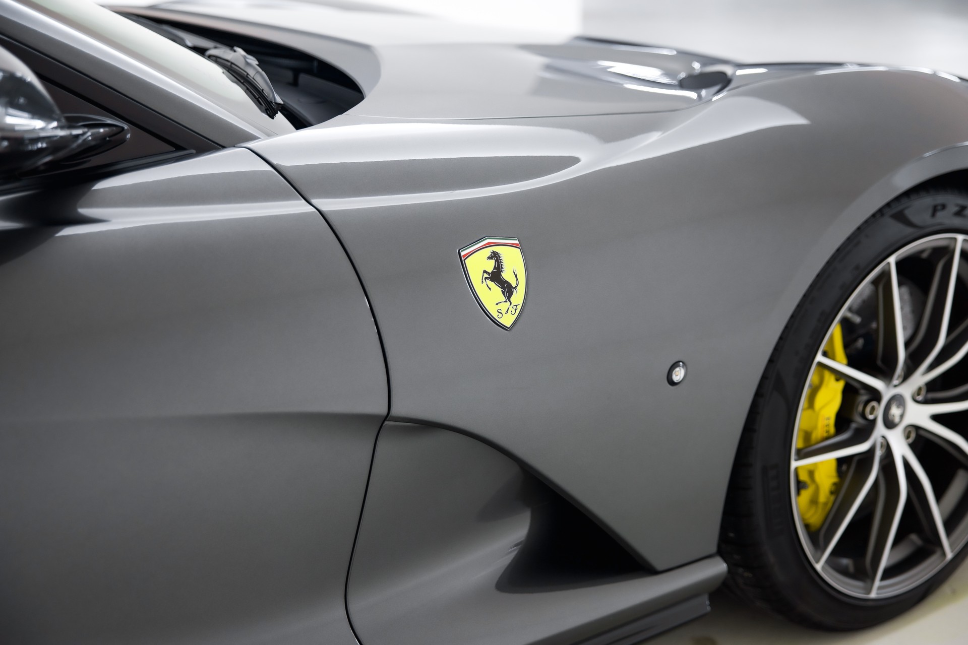 FERRARI 812 Superfast-image-13