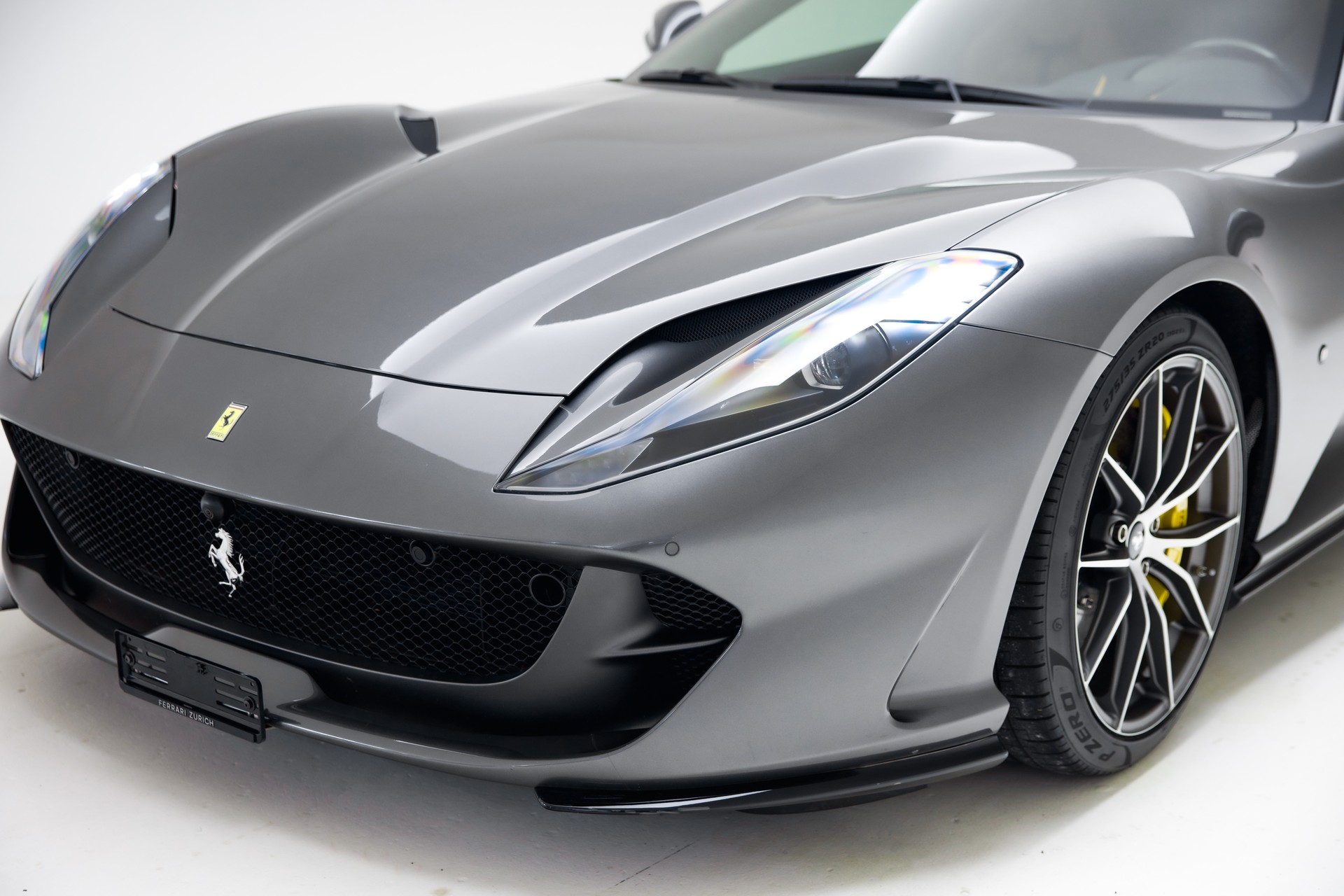 FERRARI 812 Superfast-image-19