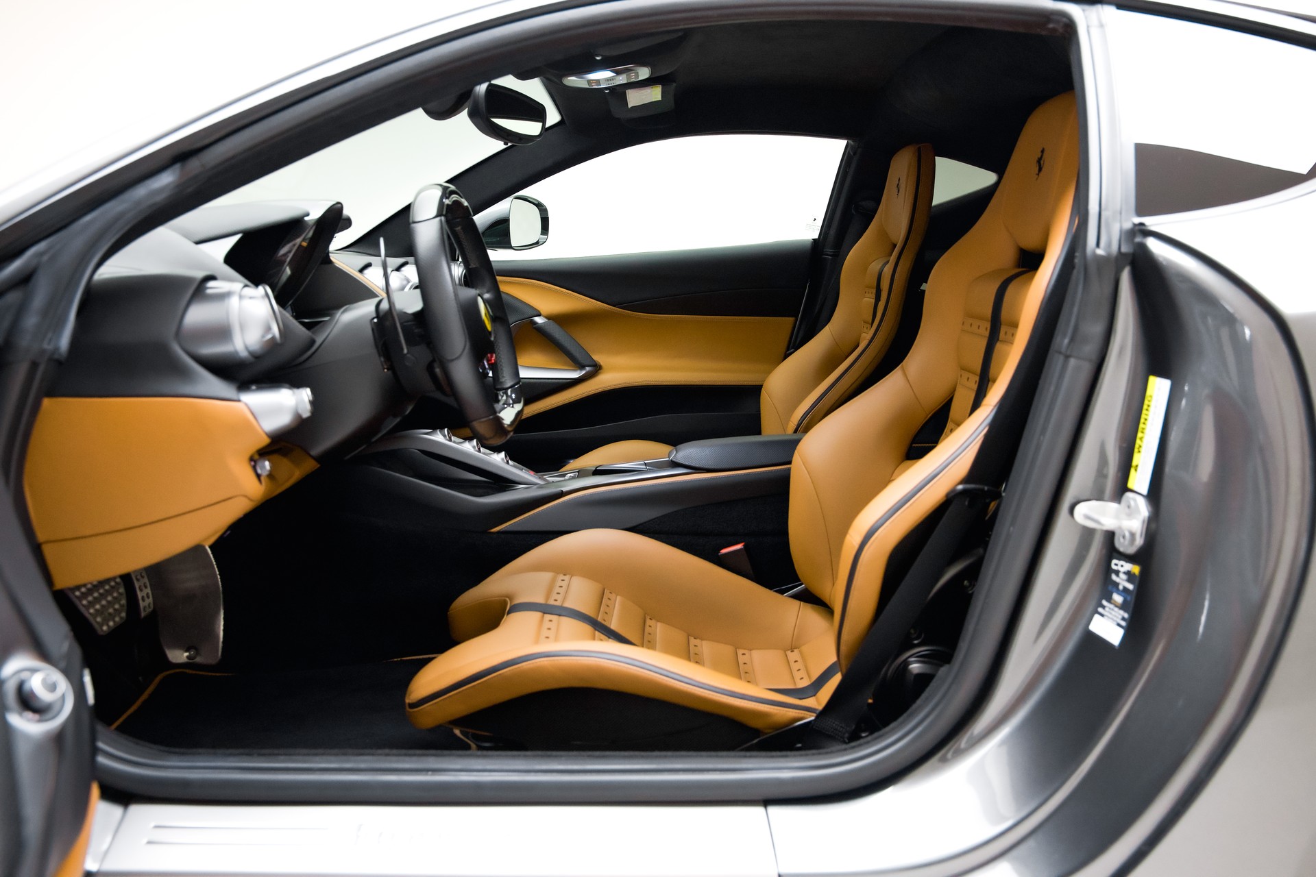 FERRARI 812 Superfast-image-23