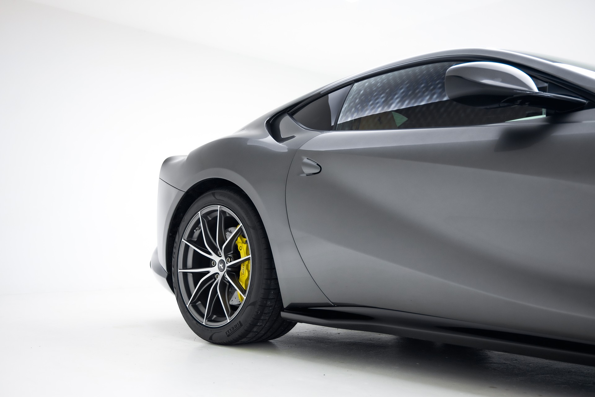 FERRARI 812 Superfast-image-12