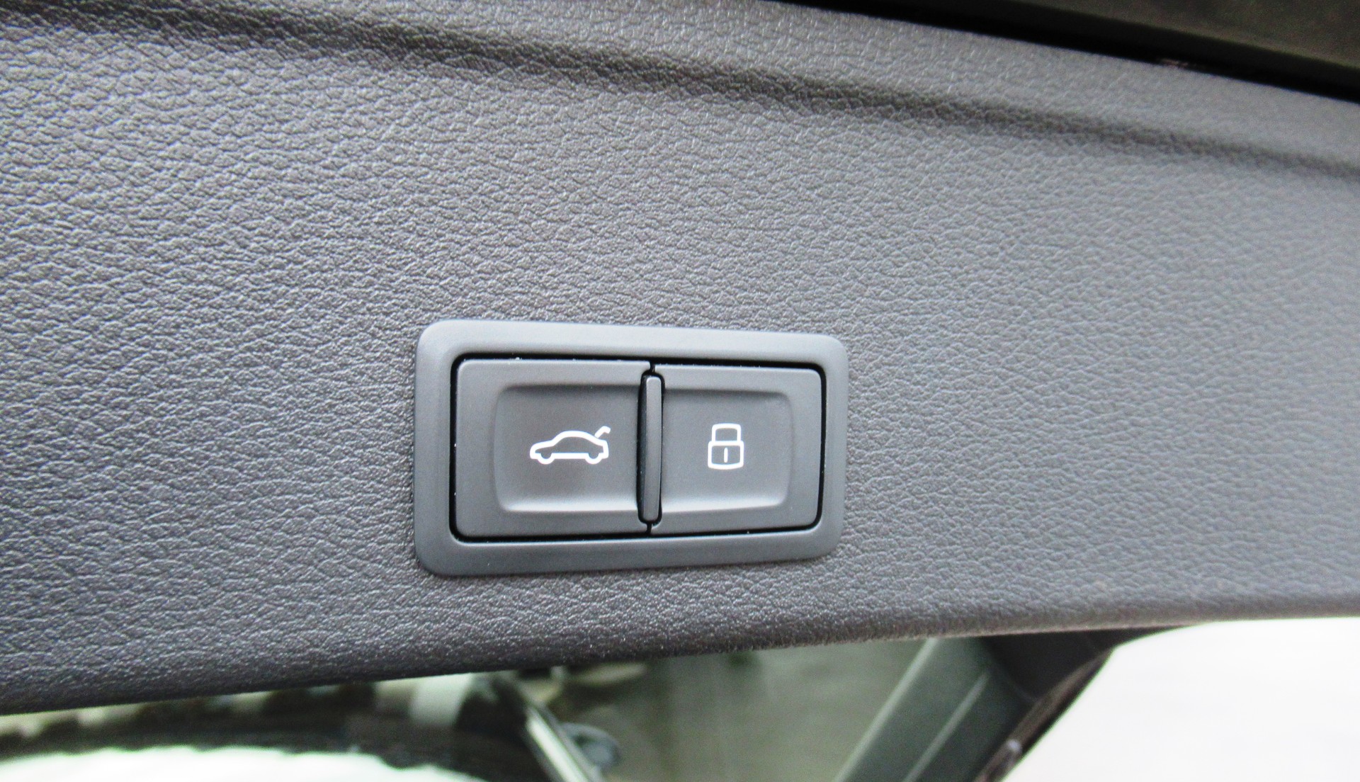 AUDI S4 Avant 3.0 TFSI quattro tiptronic-image-11