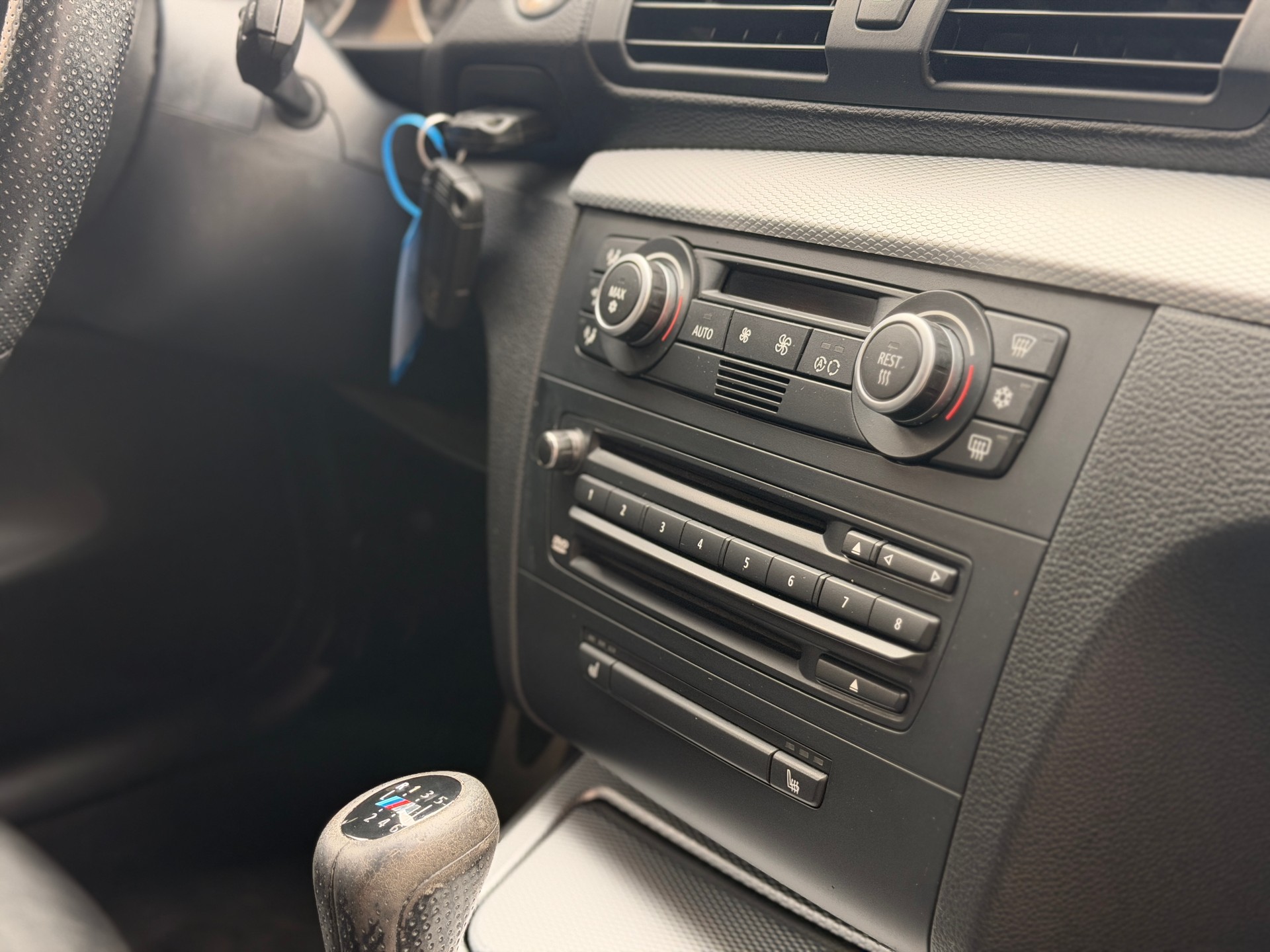 BMW 135i Coupé-image-16