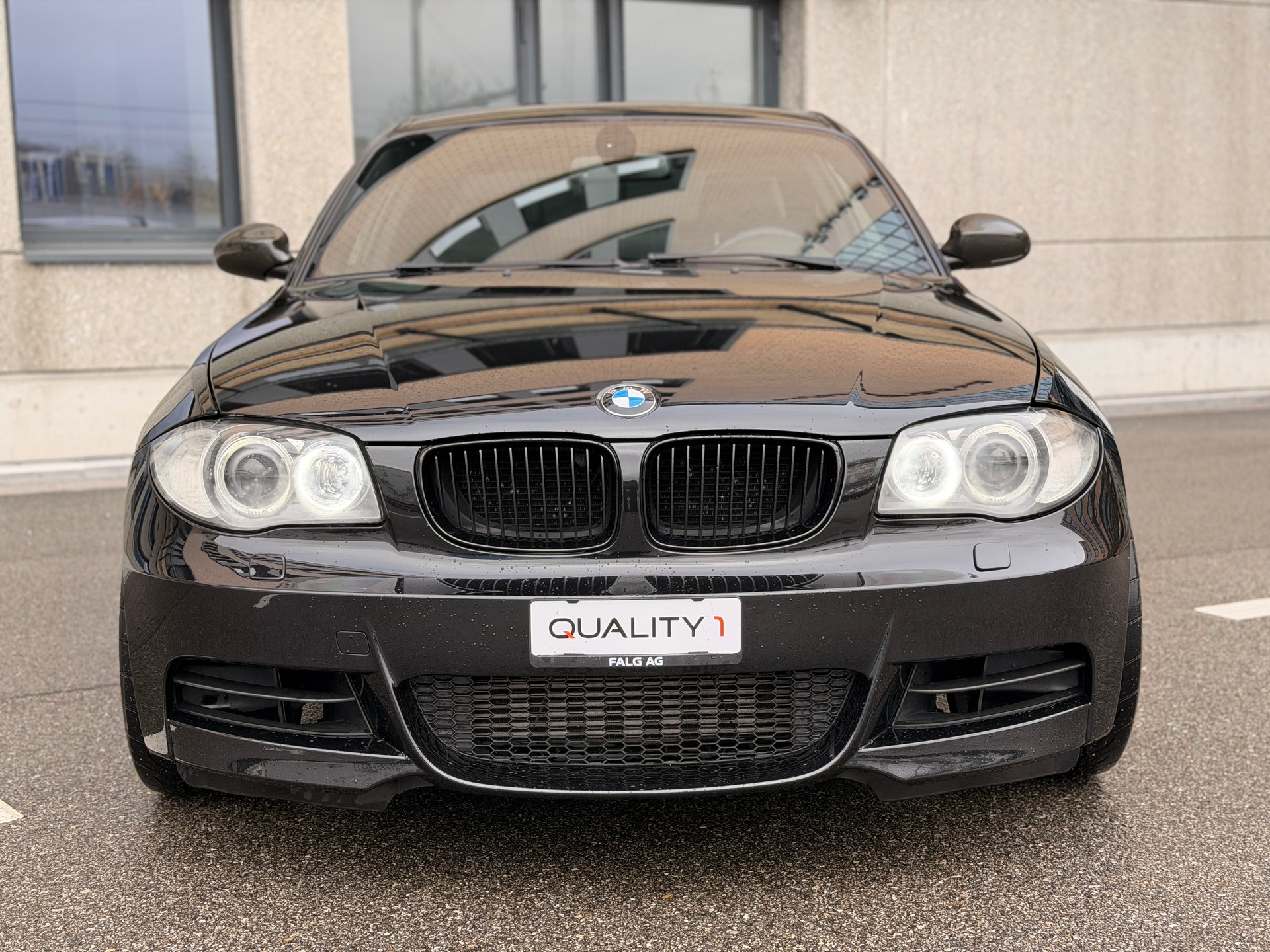 BMW 135i Coupé-image-6