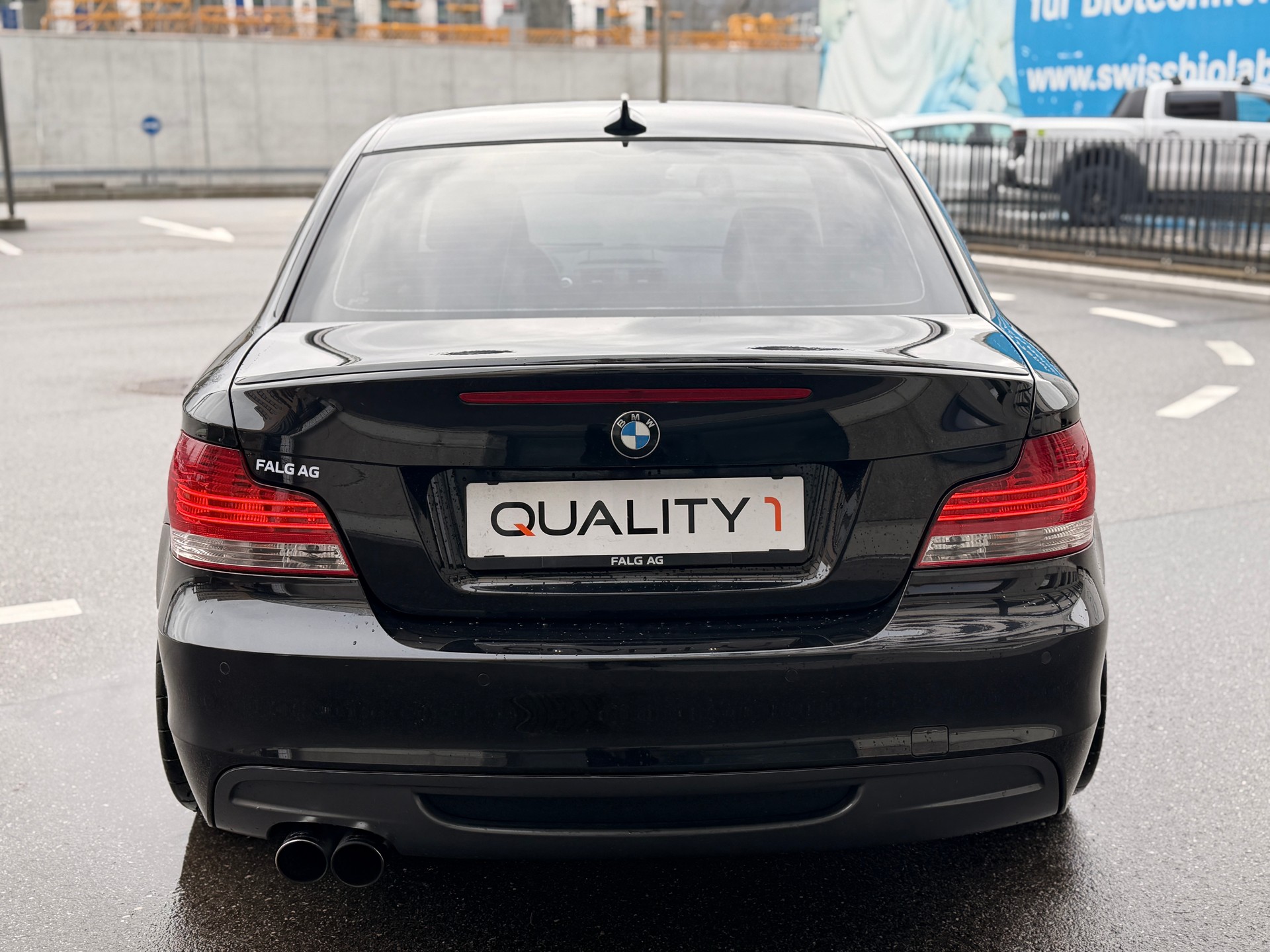 BMW 135i Coupé-showroom-element-1