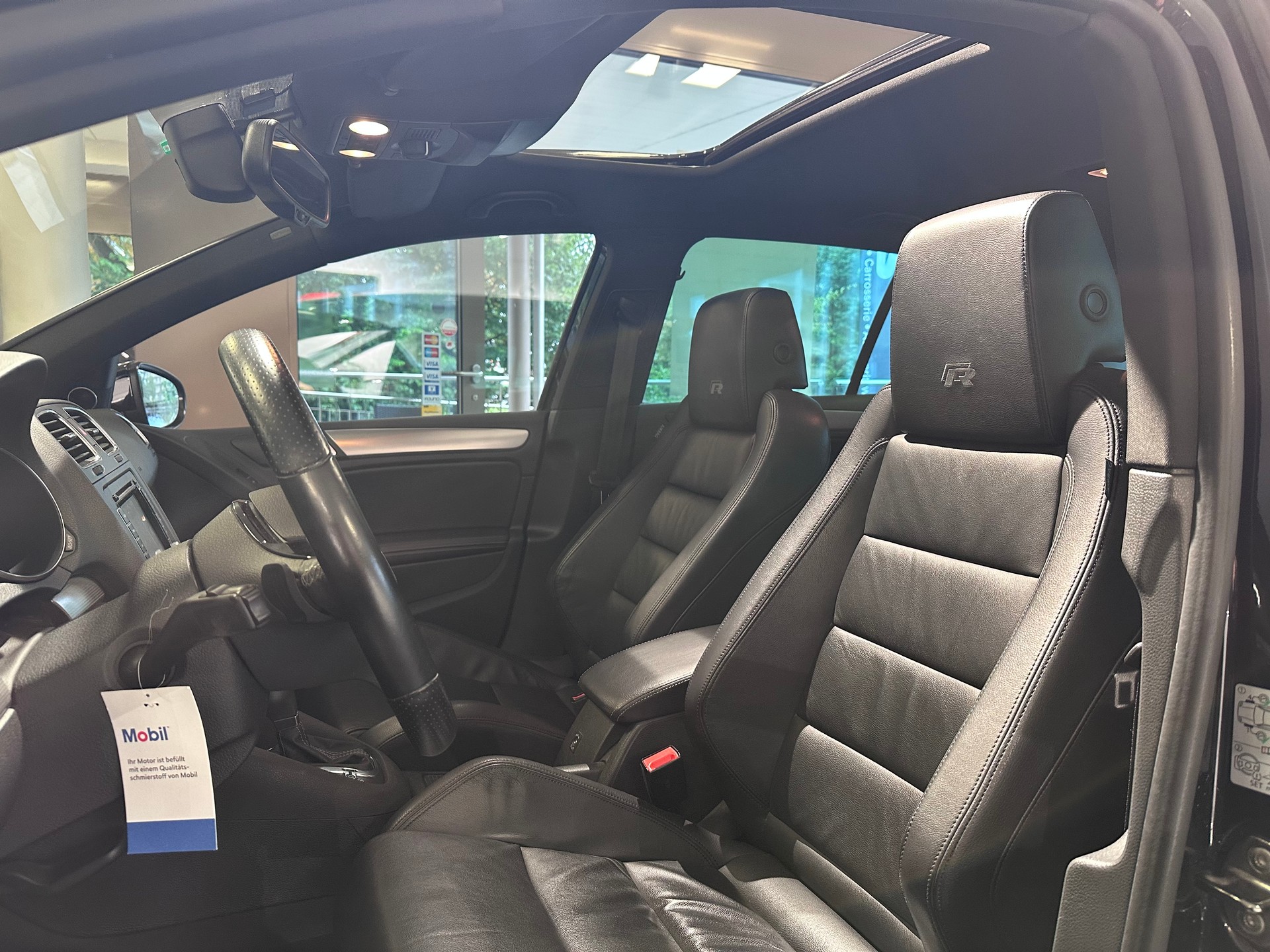 VW Golf 2.0 TSI R 4Motion DSG-image-7