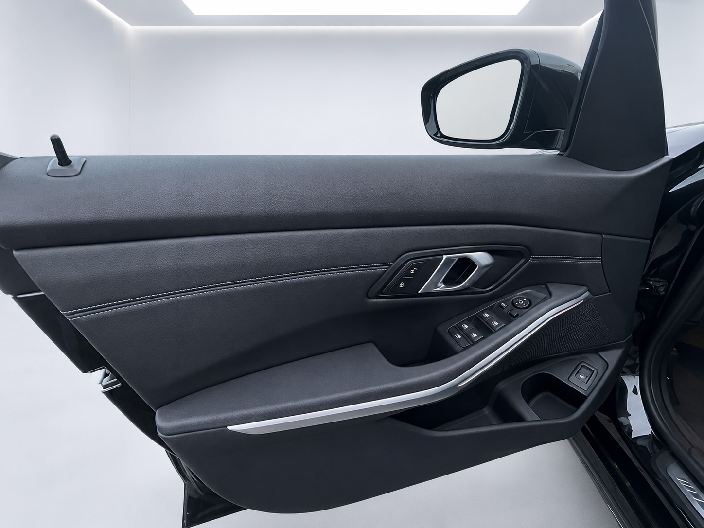 BMW 320d xDrive 48V Steptronic M Sport-image-8