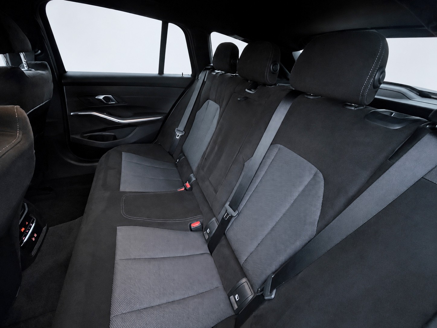 BMW 320d xDrive 48V Steptronic M Sport-image-9