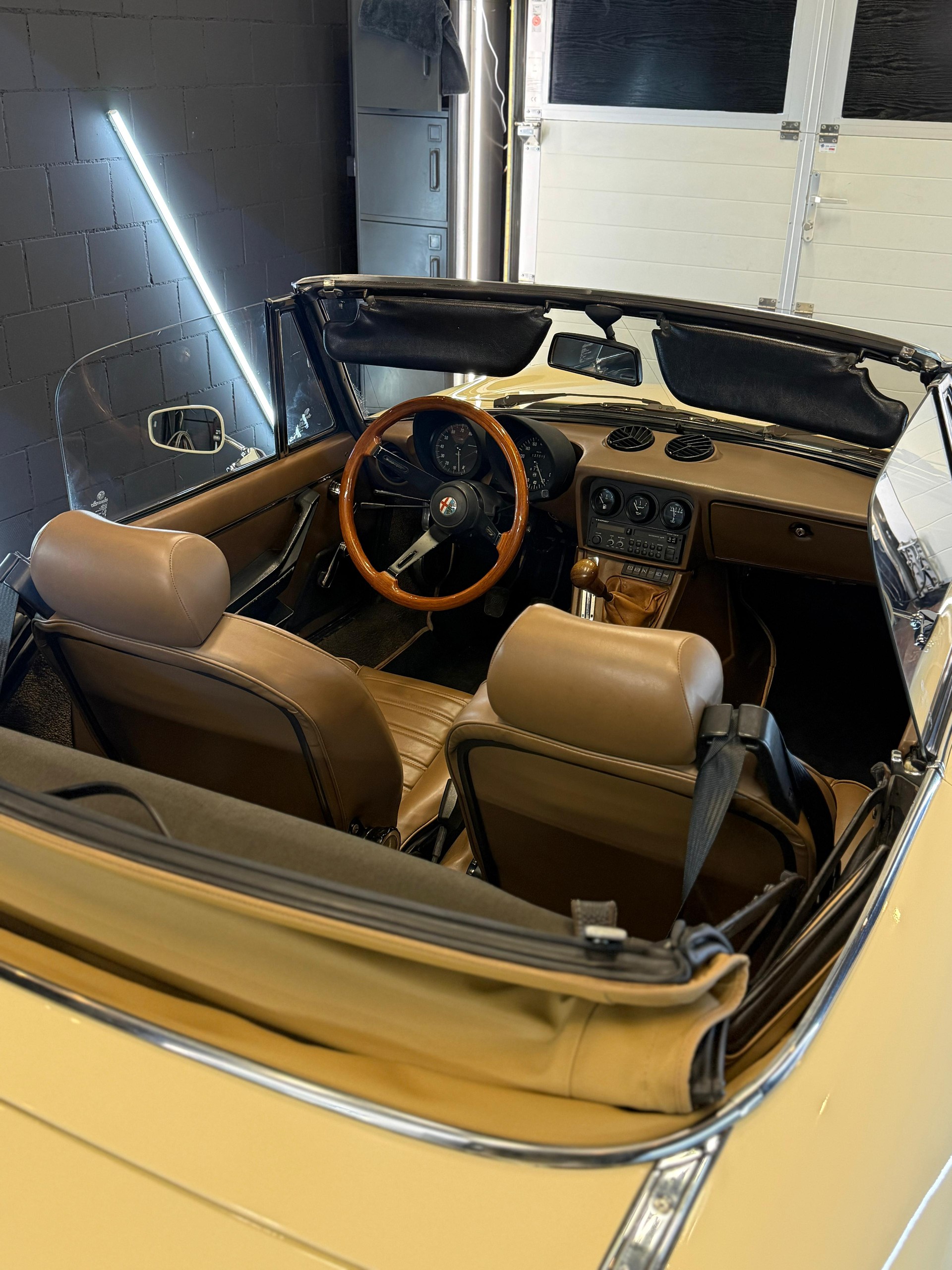 ALFA ROMEO Spider 2.0 (Veloce) 128 PS, Doppelvergaser, Veteran 08.2025-image-14