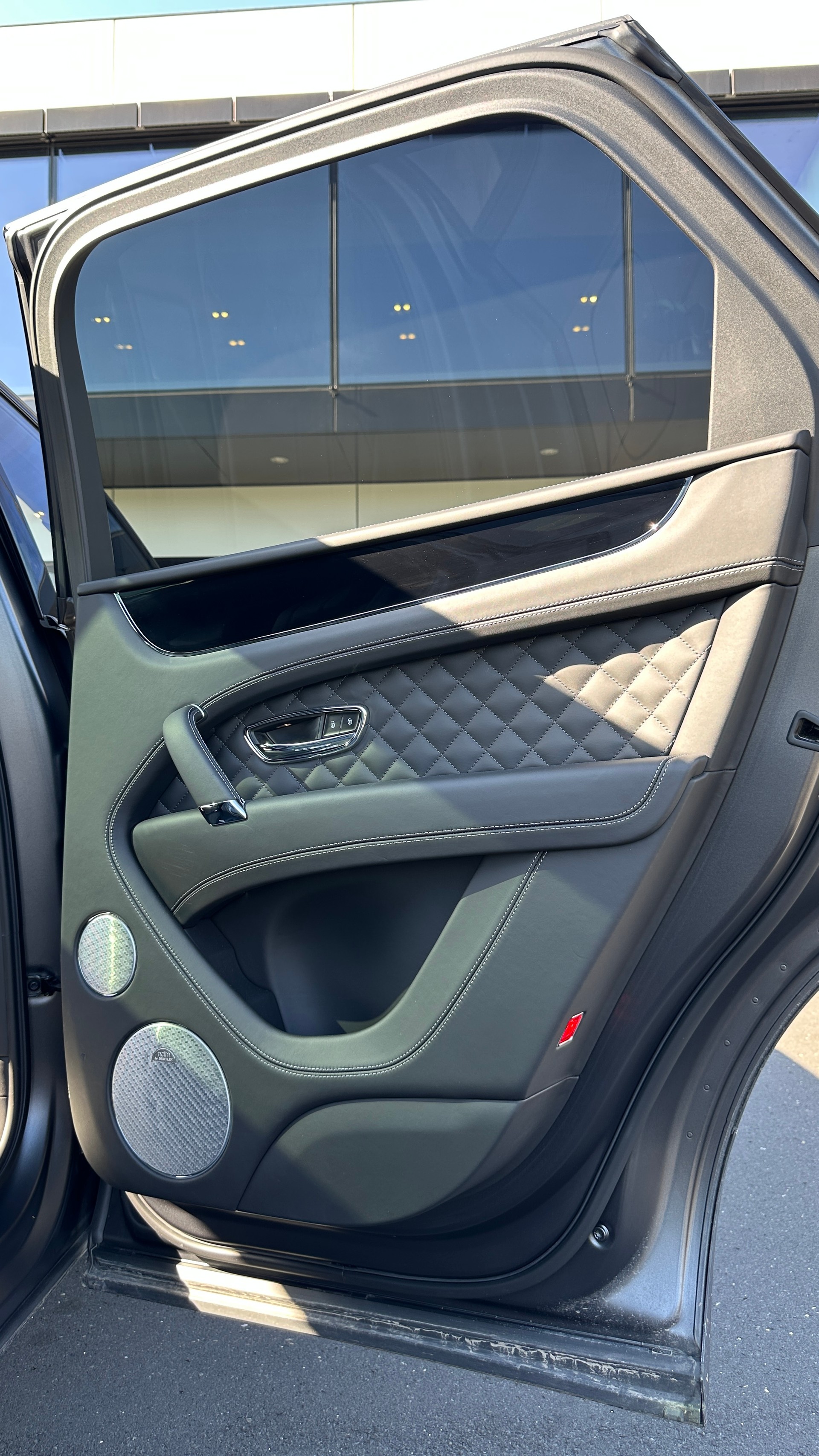 BENTLEY Bentayga W12-image-23