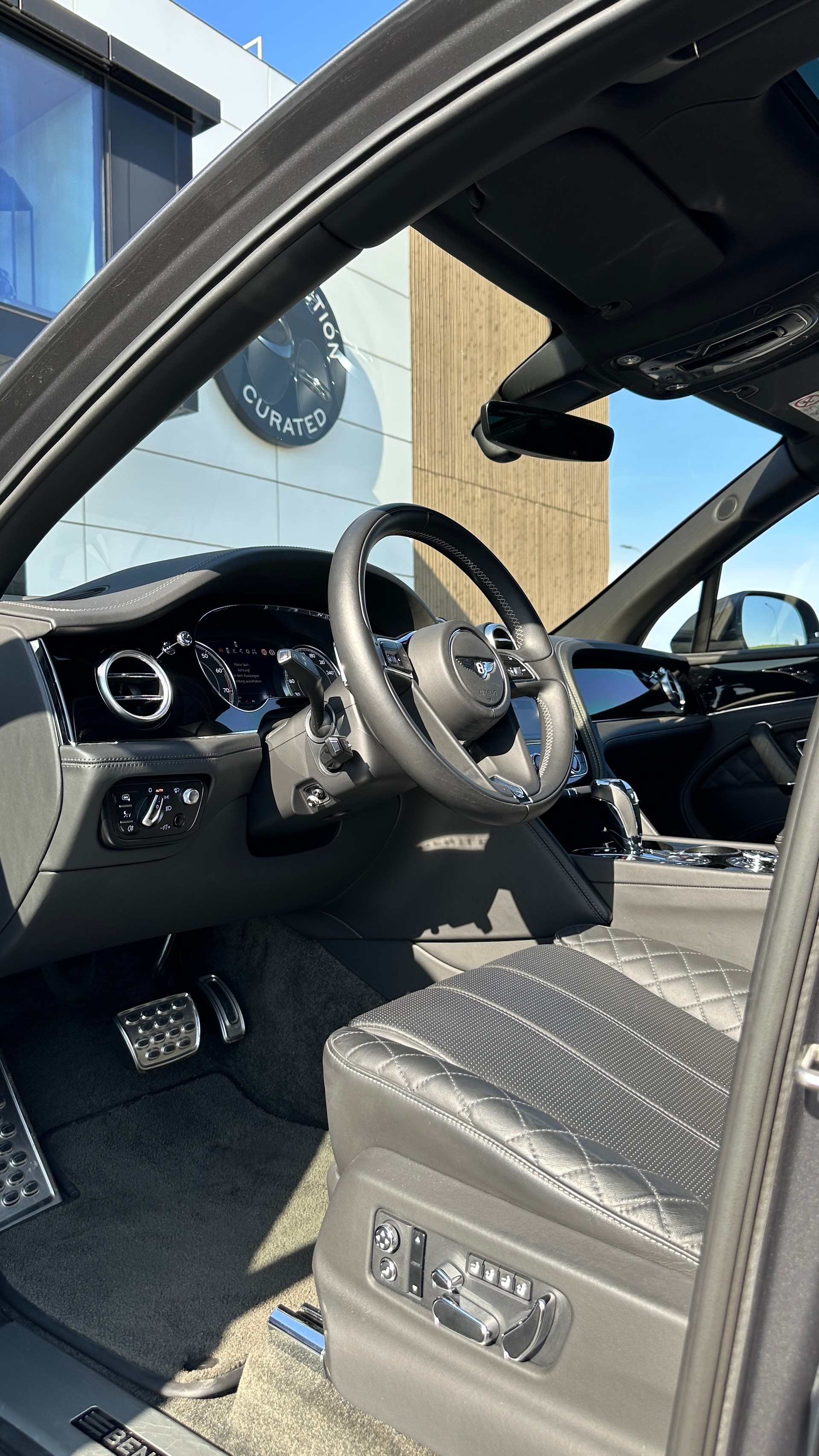 BENTLEY Bentayga W12-image-14