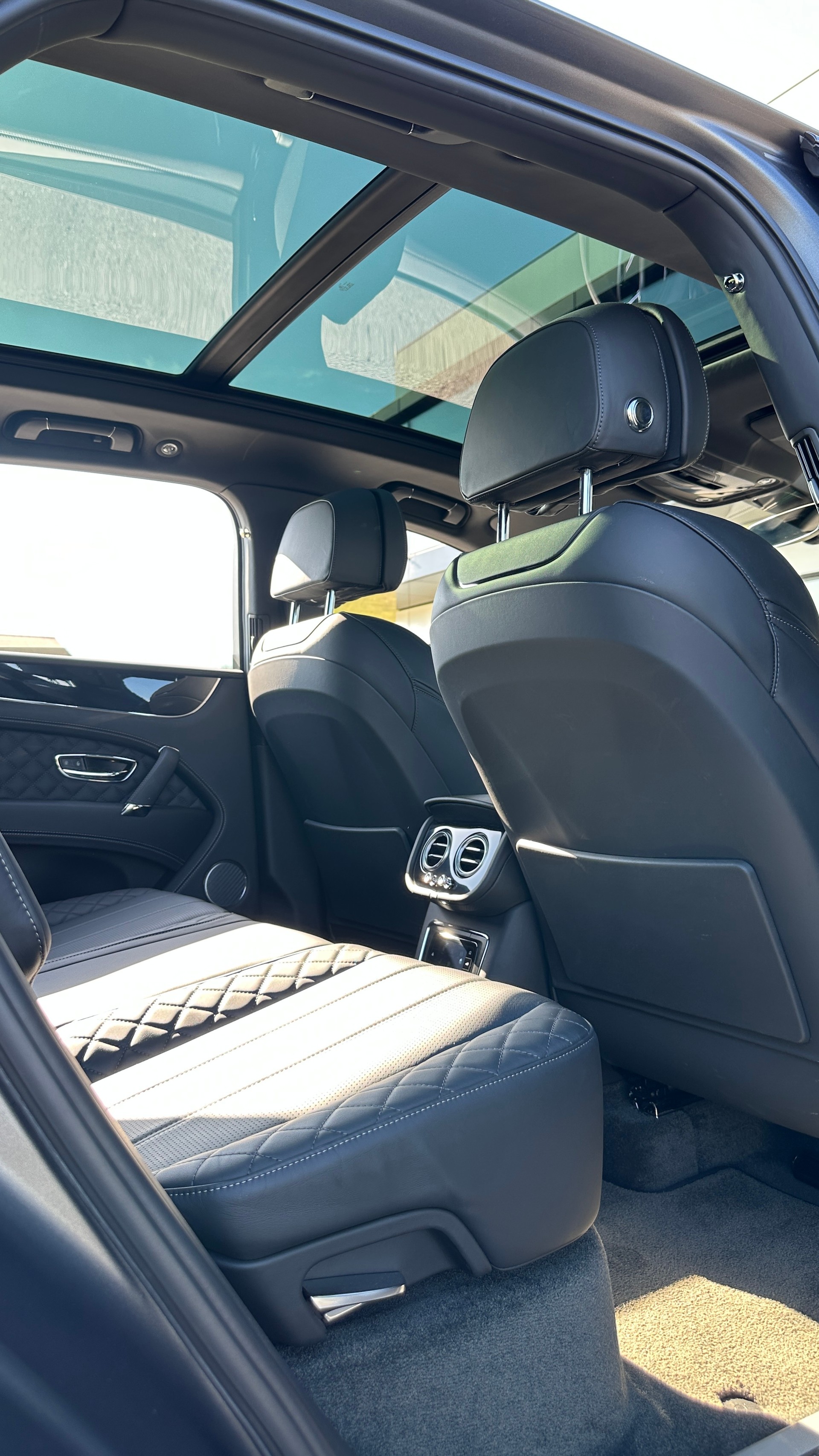 BENTLEY Bentayga W12-image-22