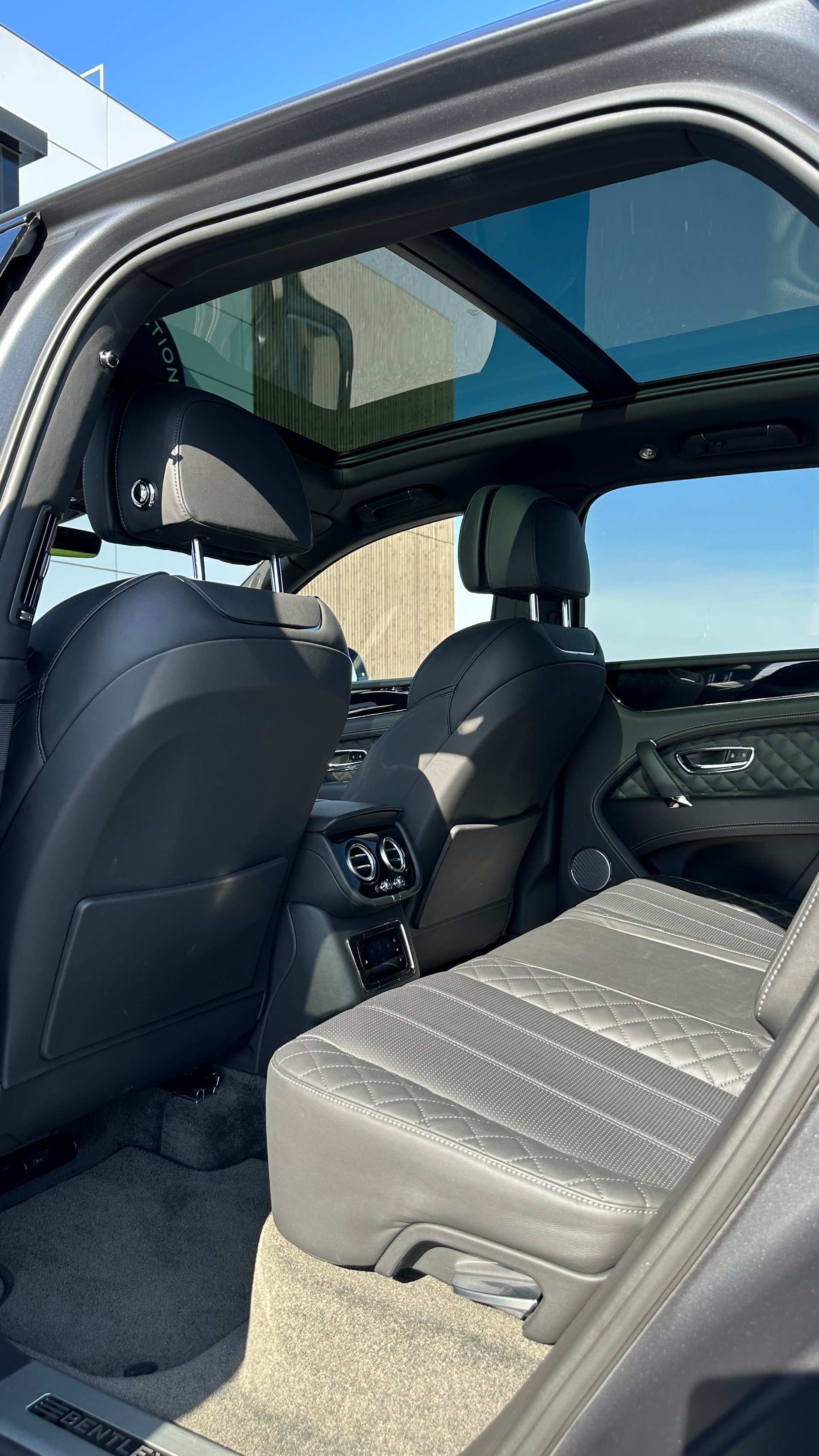 BENTLEY Bentayga W12-image-19