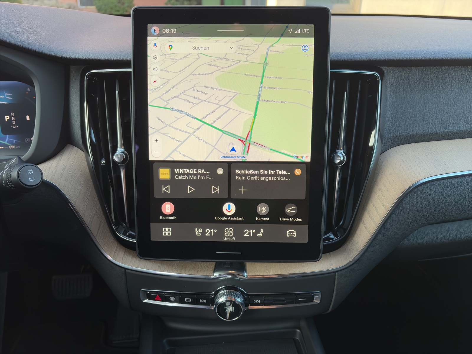 VOLVO XC60 2.0 B5 MH Plus Dark AWD-image-11