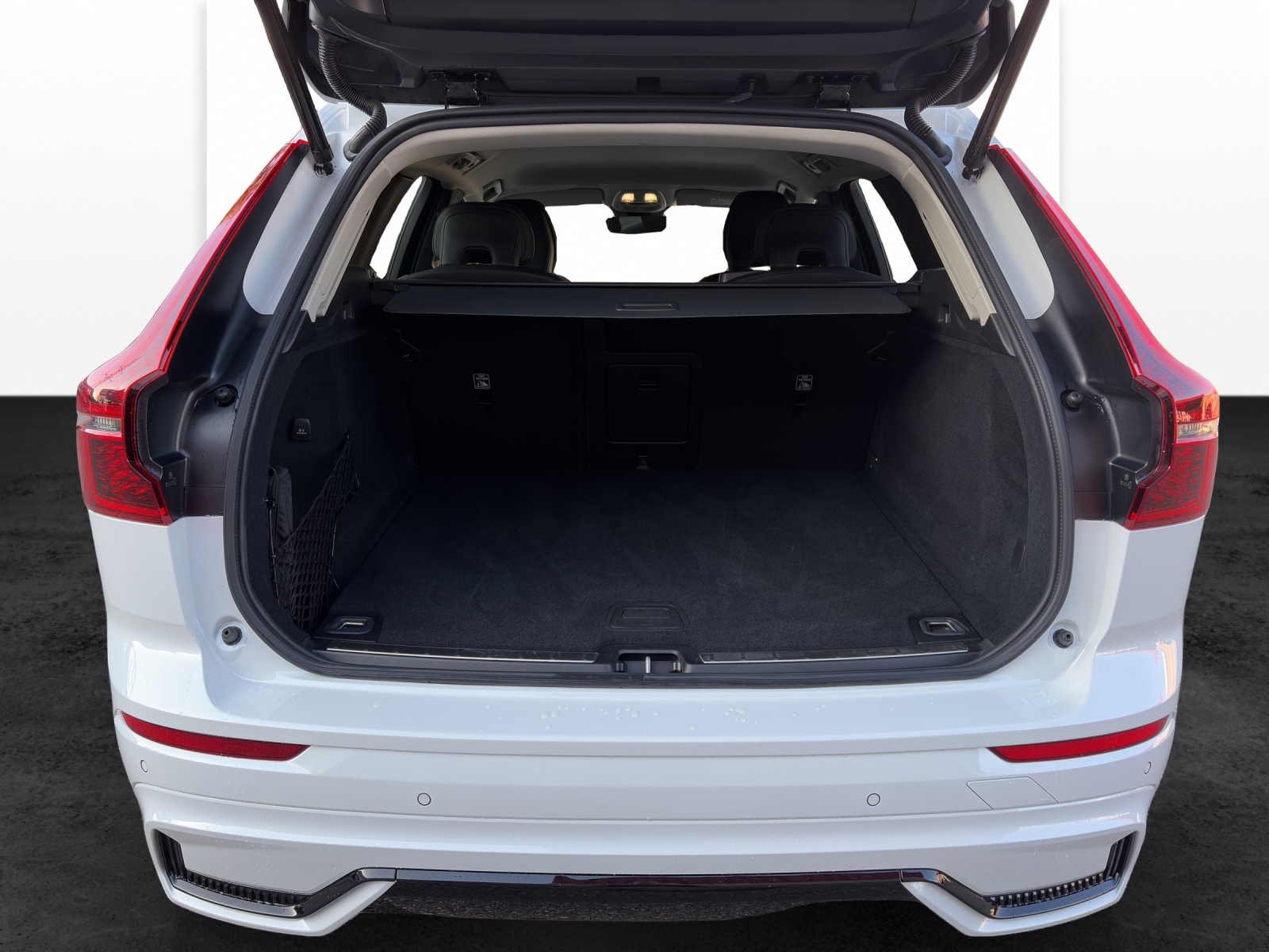 VOLVO XC60 2.0 B5 MH Plus Dark AWD-image-17