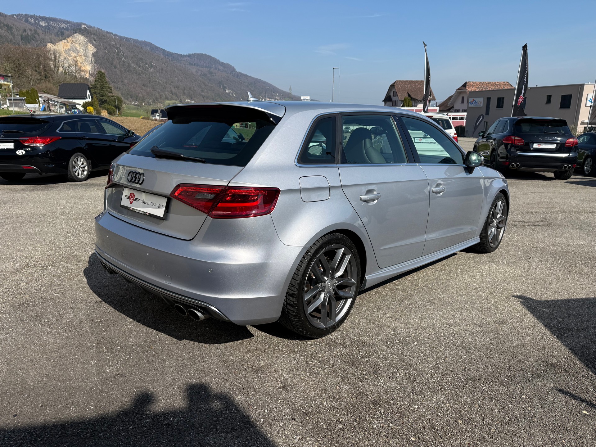 AUDI S3 Sportback 2.0 TFSI quattro S-tronic-image-5