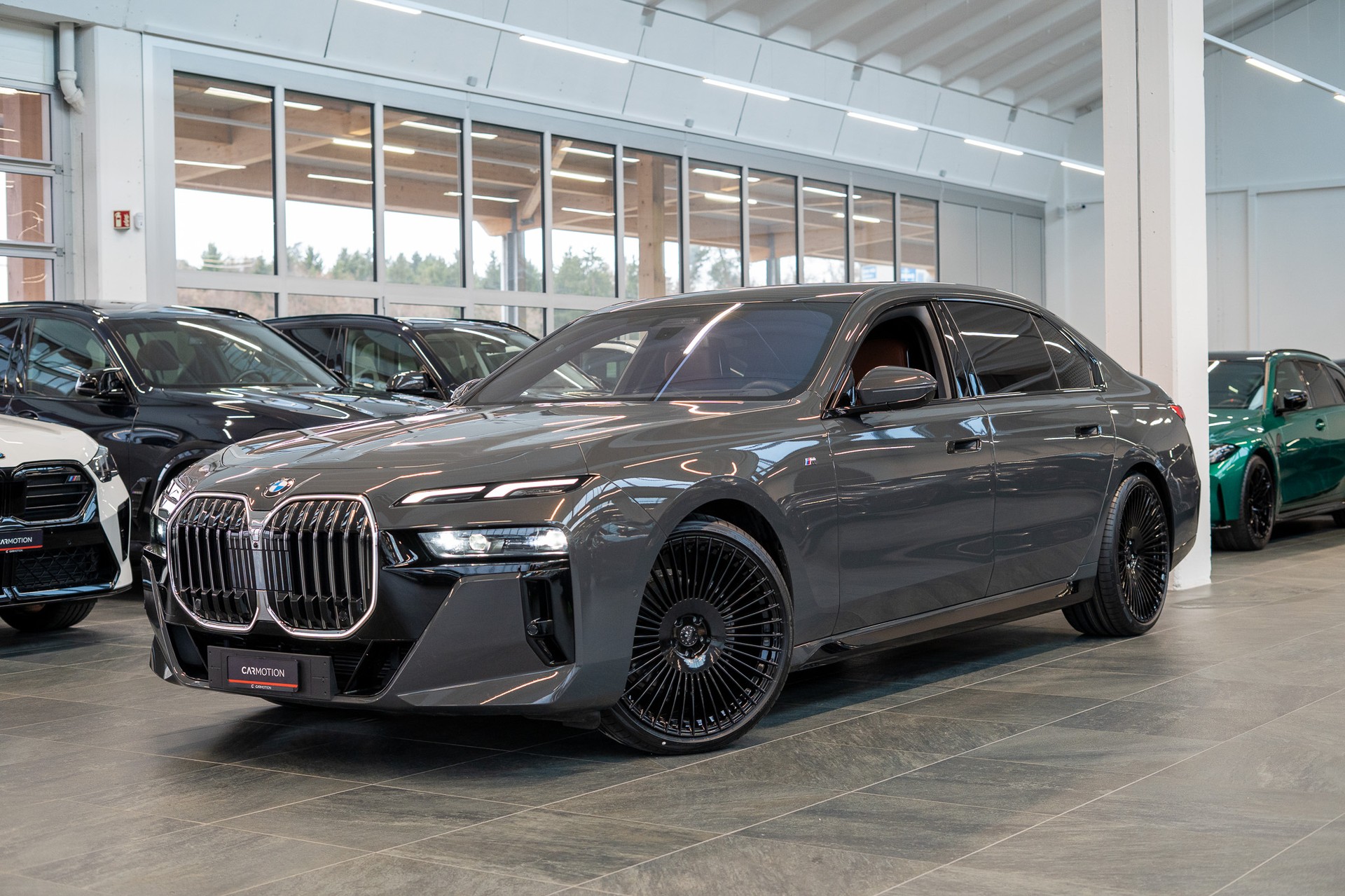 BMW 740d xDrive M Sport / Captains Chair / Theatre Screen / Panorama Sky