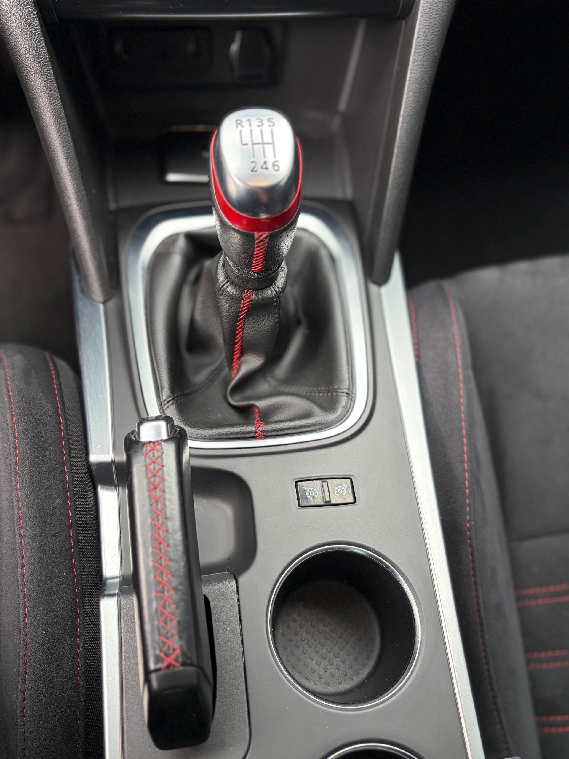 RENAULT Mégane Trophy 300-image-15