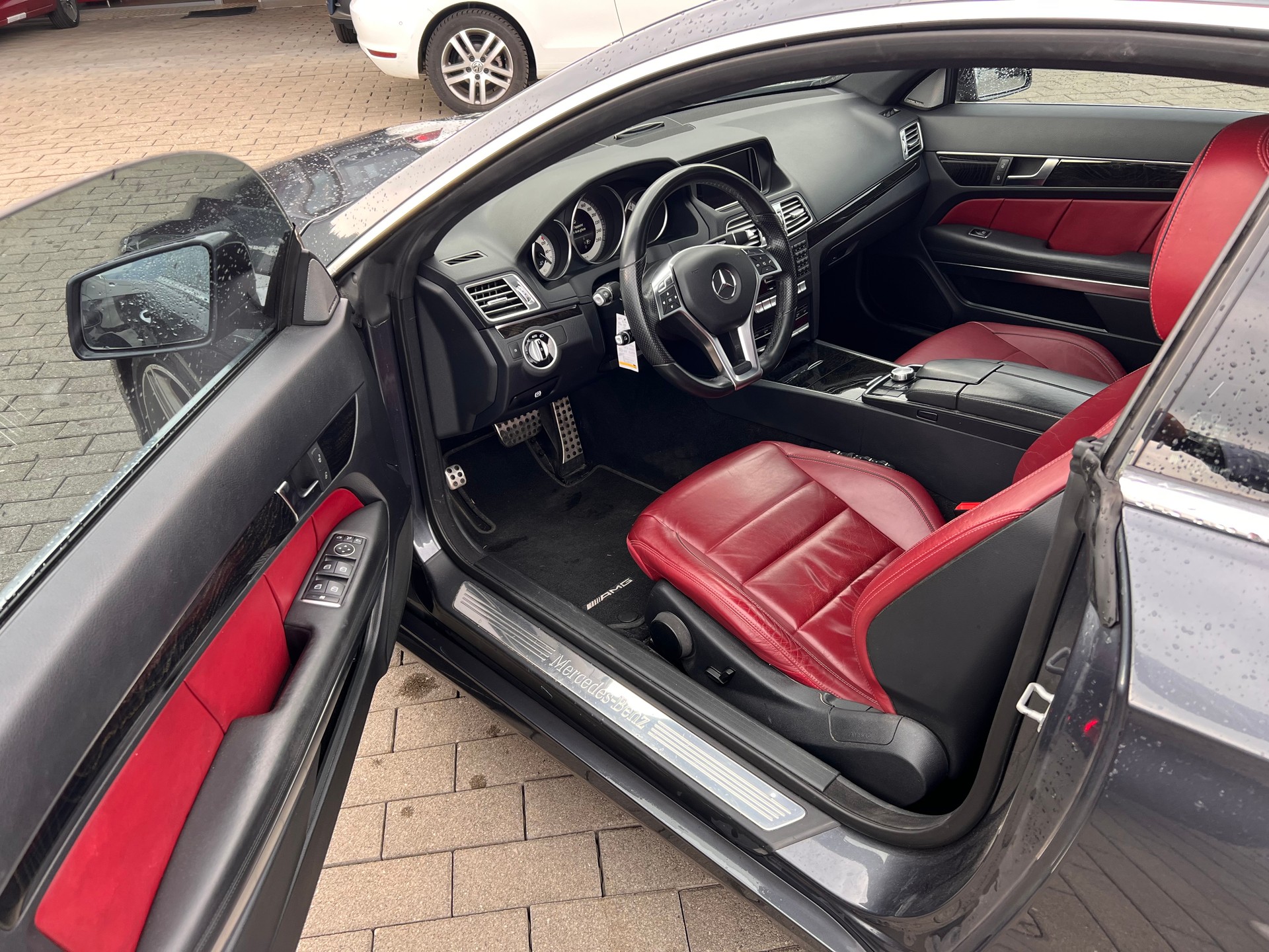 MERCEDES-BENZ E 350 4Matic-image-6
