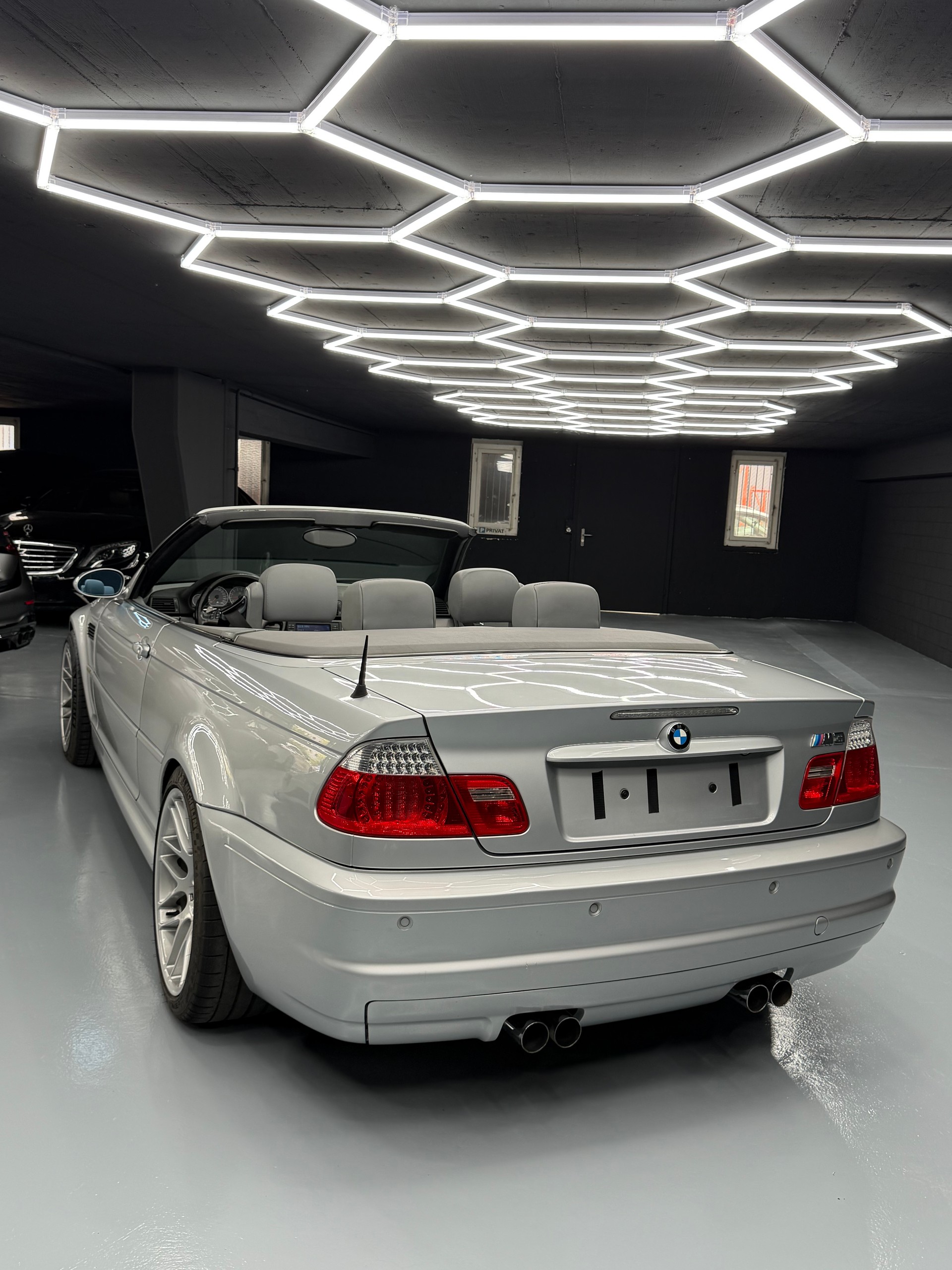 BMW M3 Cabriolet-showroom-element-2