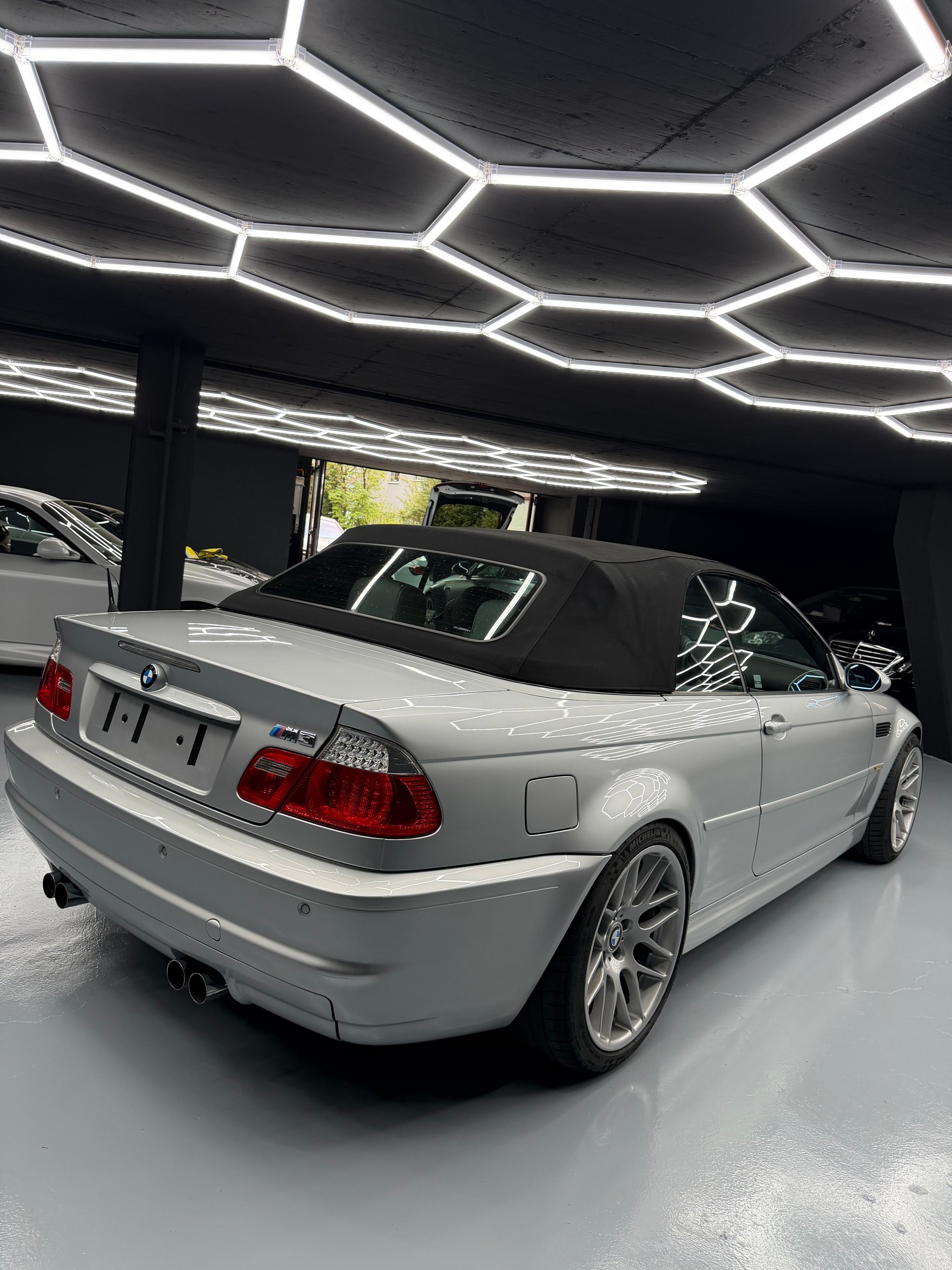 BMW M3 Cabriolet-image-4
