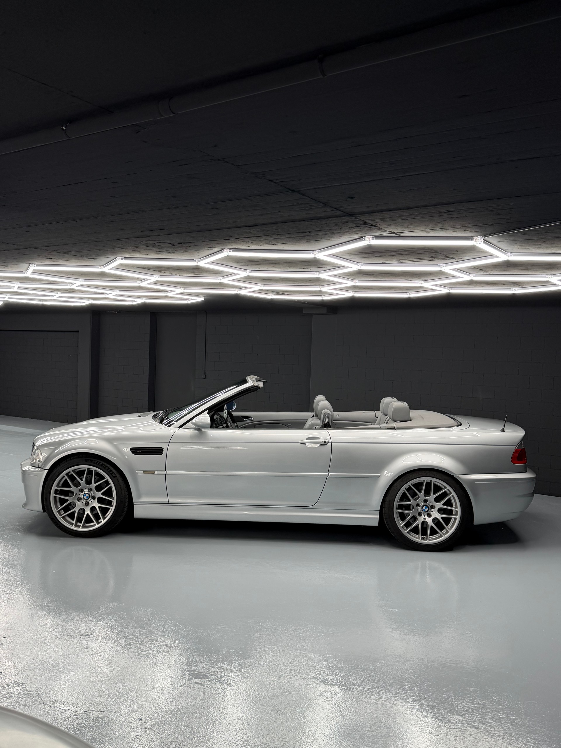 BMW M3 Cabriolet-showroom-element-1