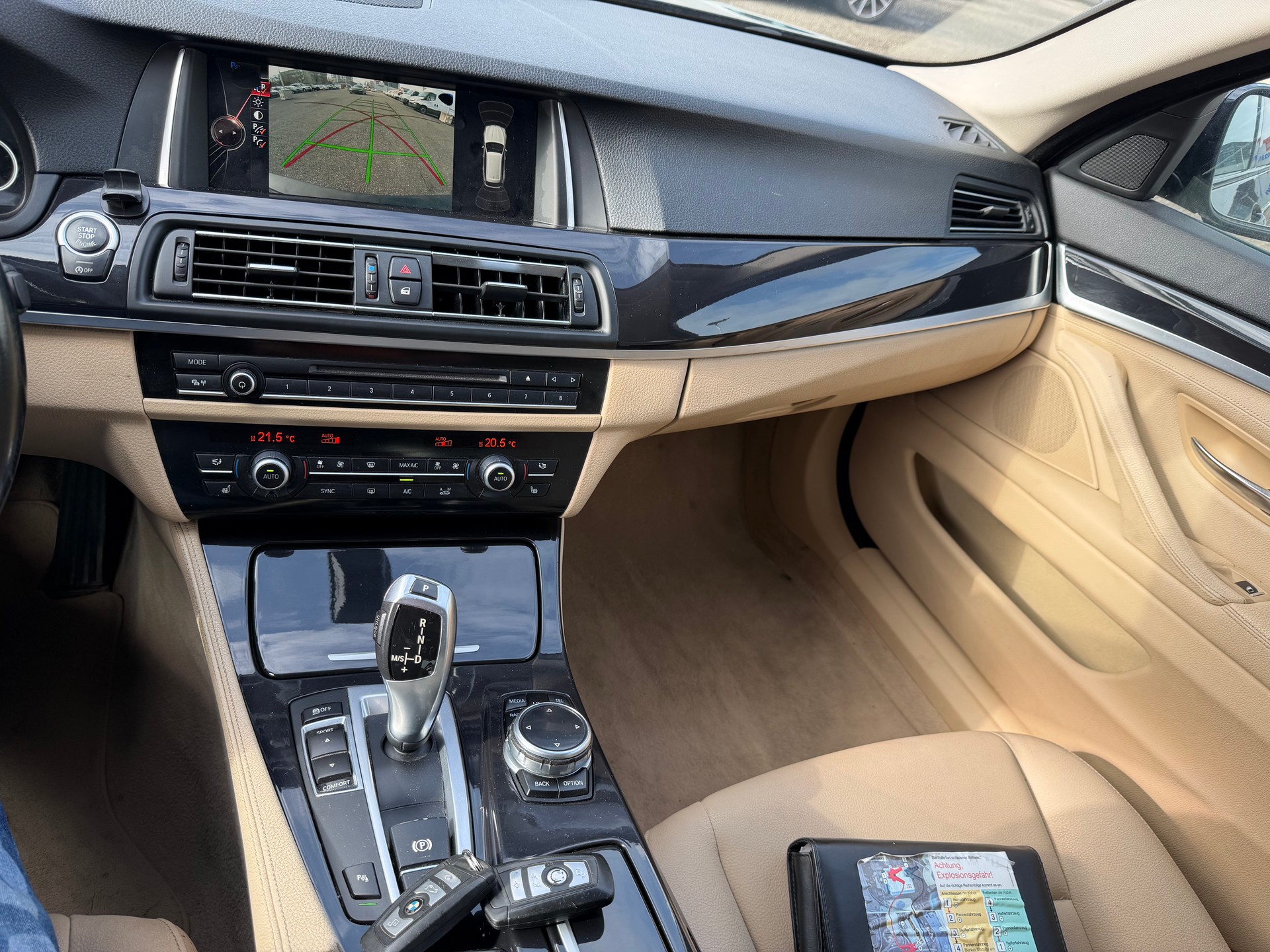 BMW 520d Touring Luxury Line Steptronic-image-19