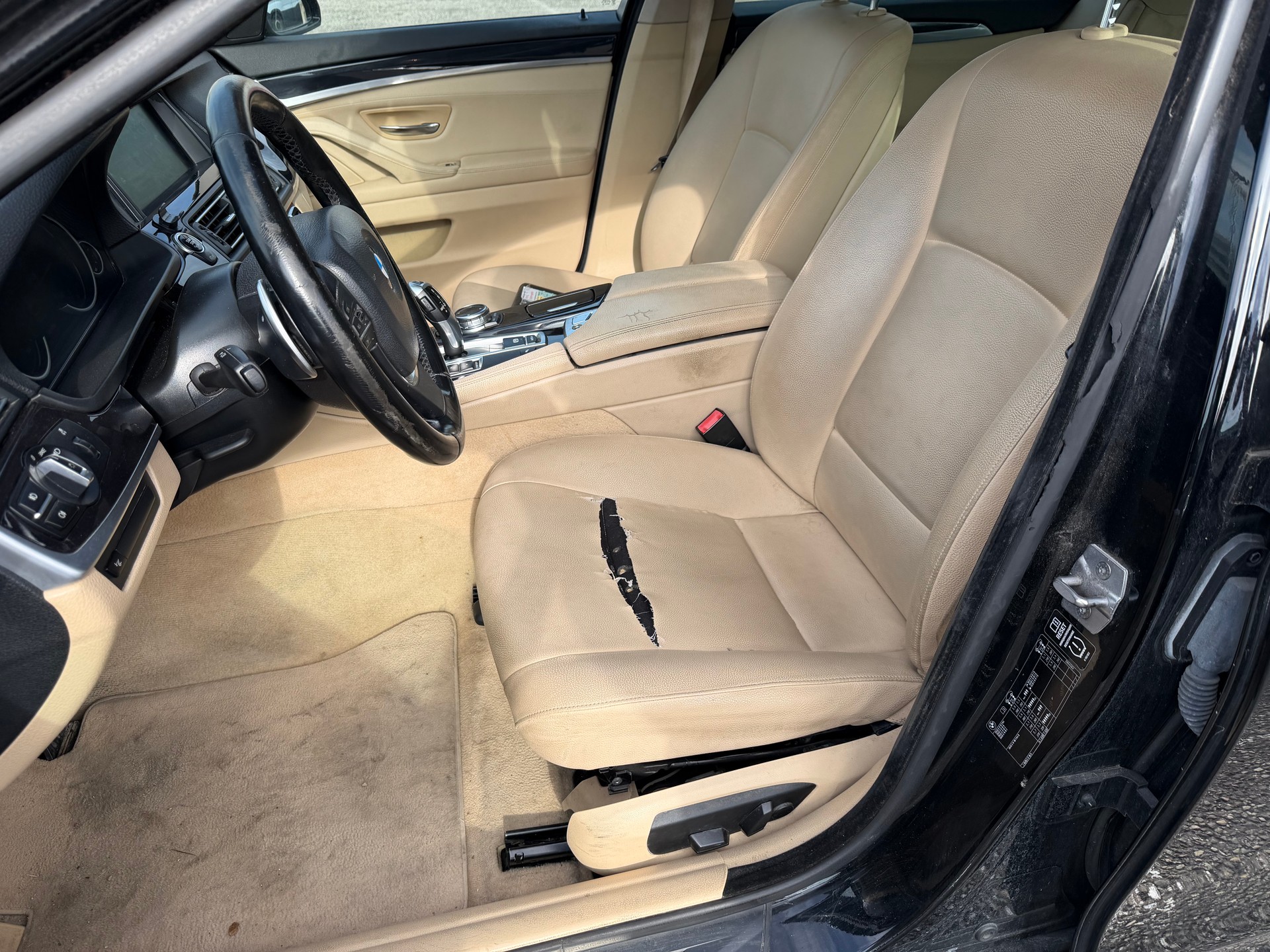 BMW 520d Touring Luxury Line Steptronic-image-13