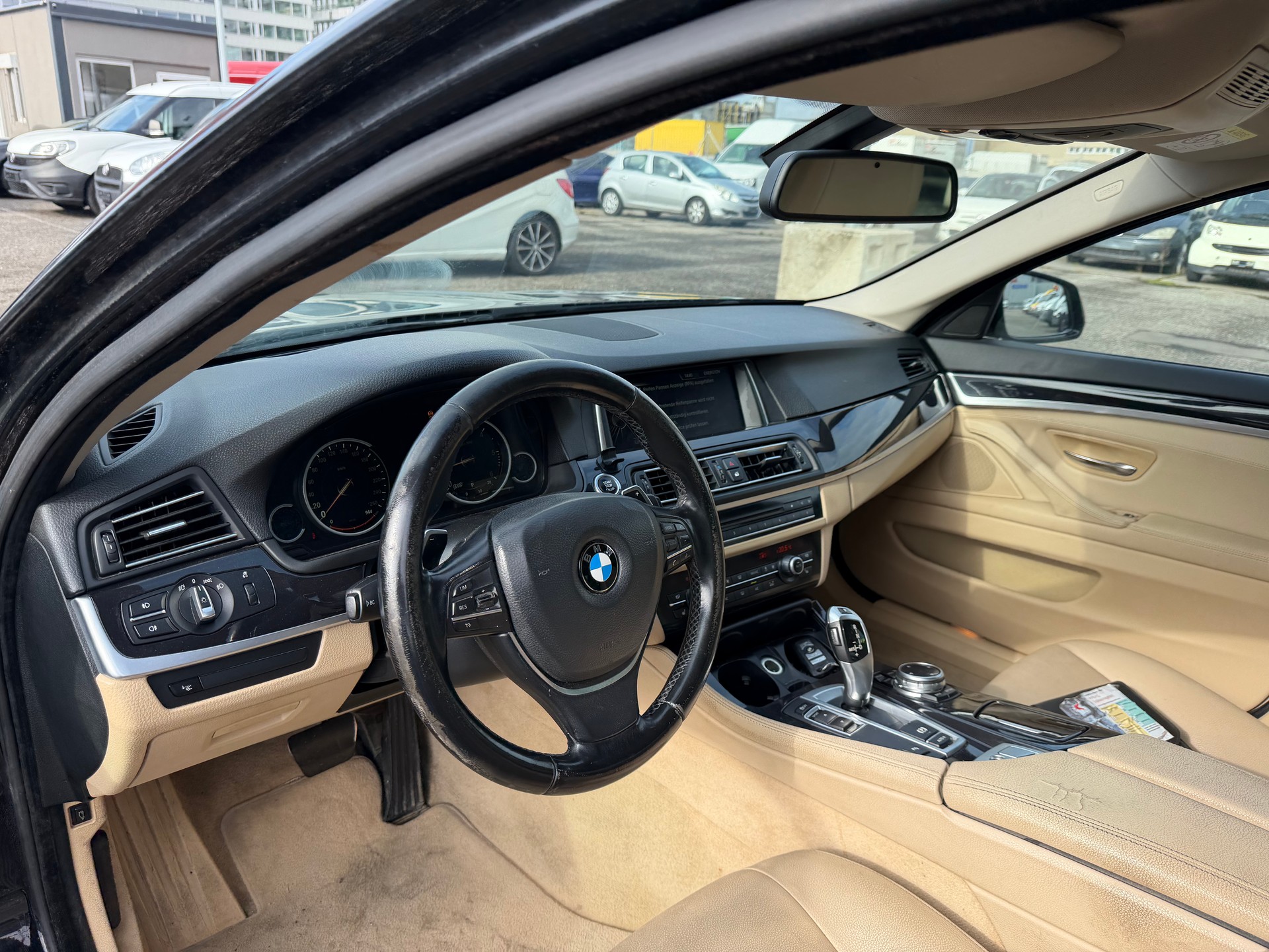 BMW 520d Touring Luxury Line Steptronic-image-14