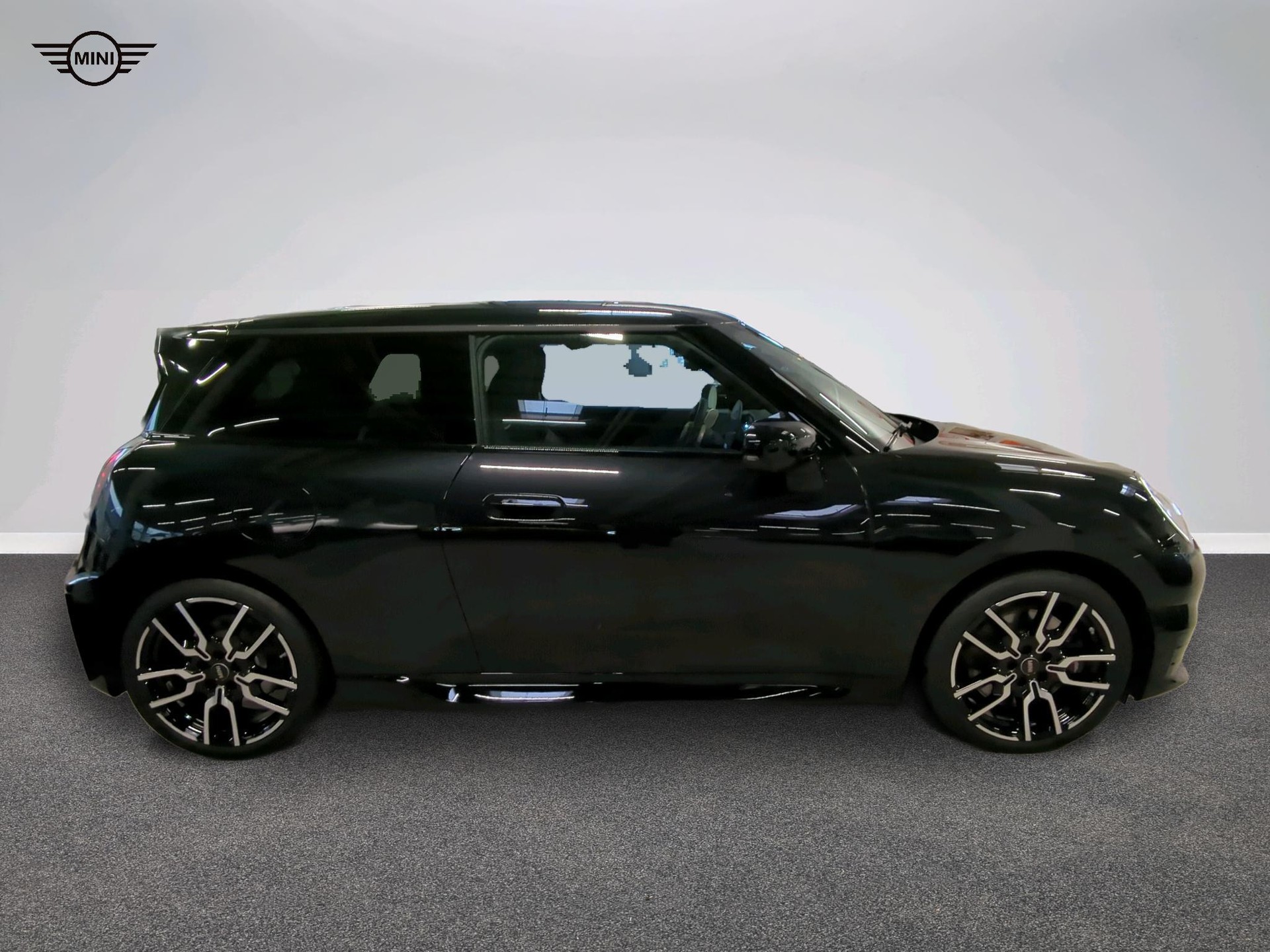 MINI Cooper SE-showroom-element-3