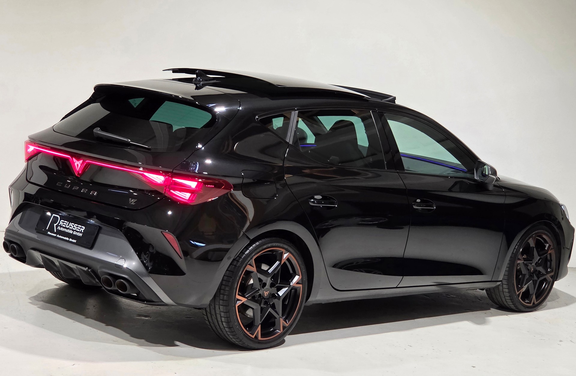 CUPRA LEON 2.0 TSI VZ 300 DSG-image-28