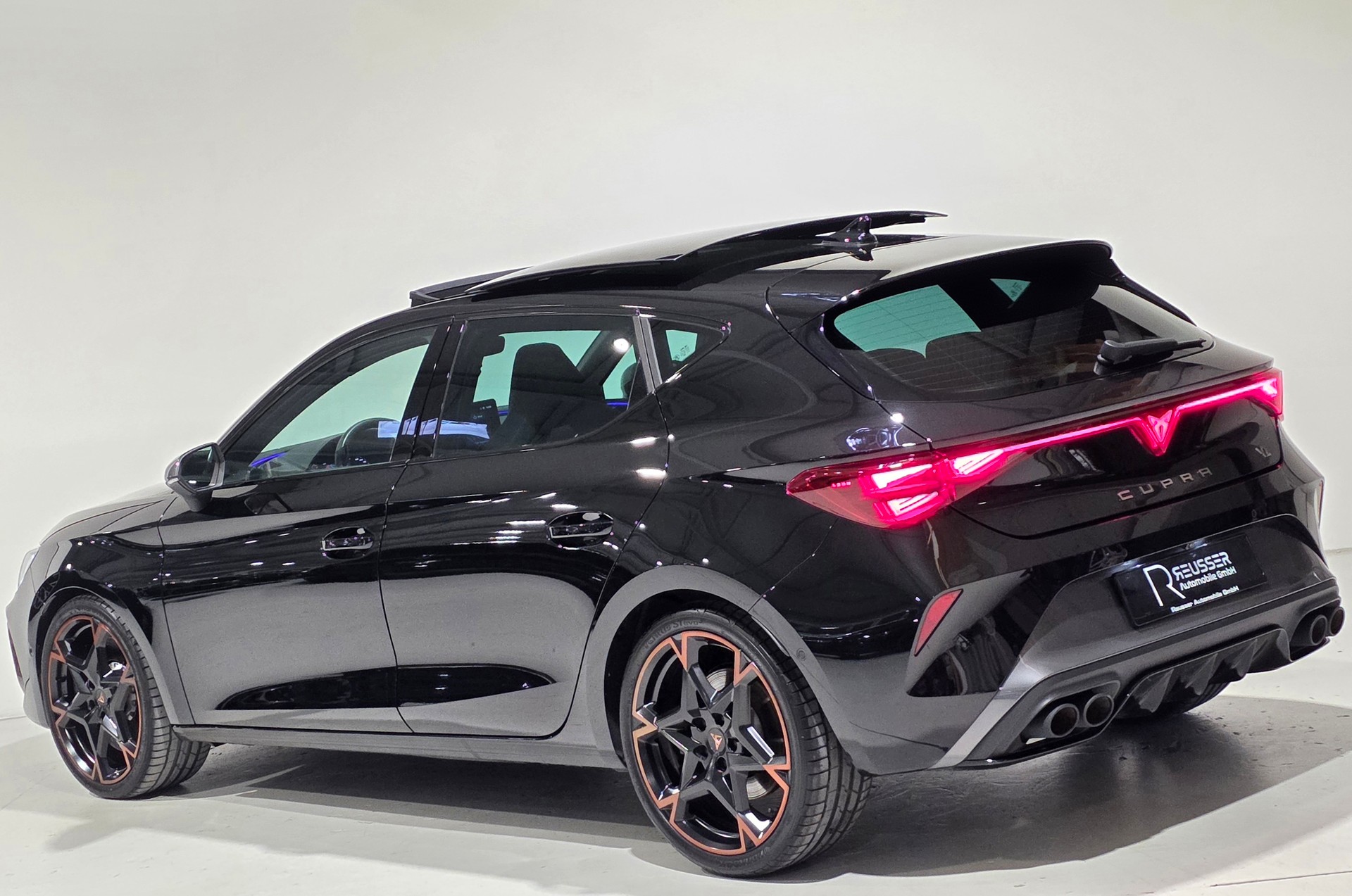 CUPRA LEON 2.0 TSI VZ 300 DSG-showroom-element-2