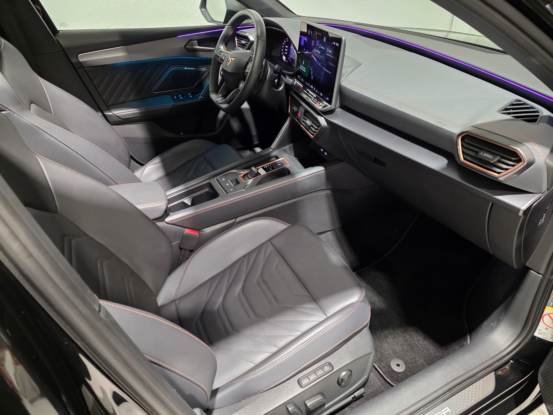 CUPRA LEON 2.0 TSI VZ 300 DSG-image-22