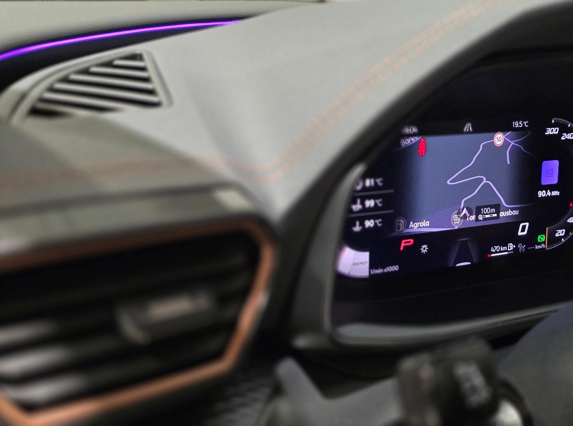CUPRA LEON 2.0 TSI VZ 300 DSG-image-8