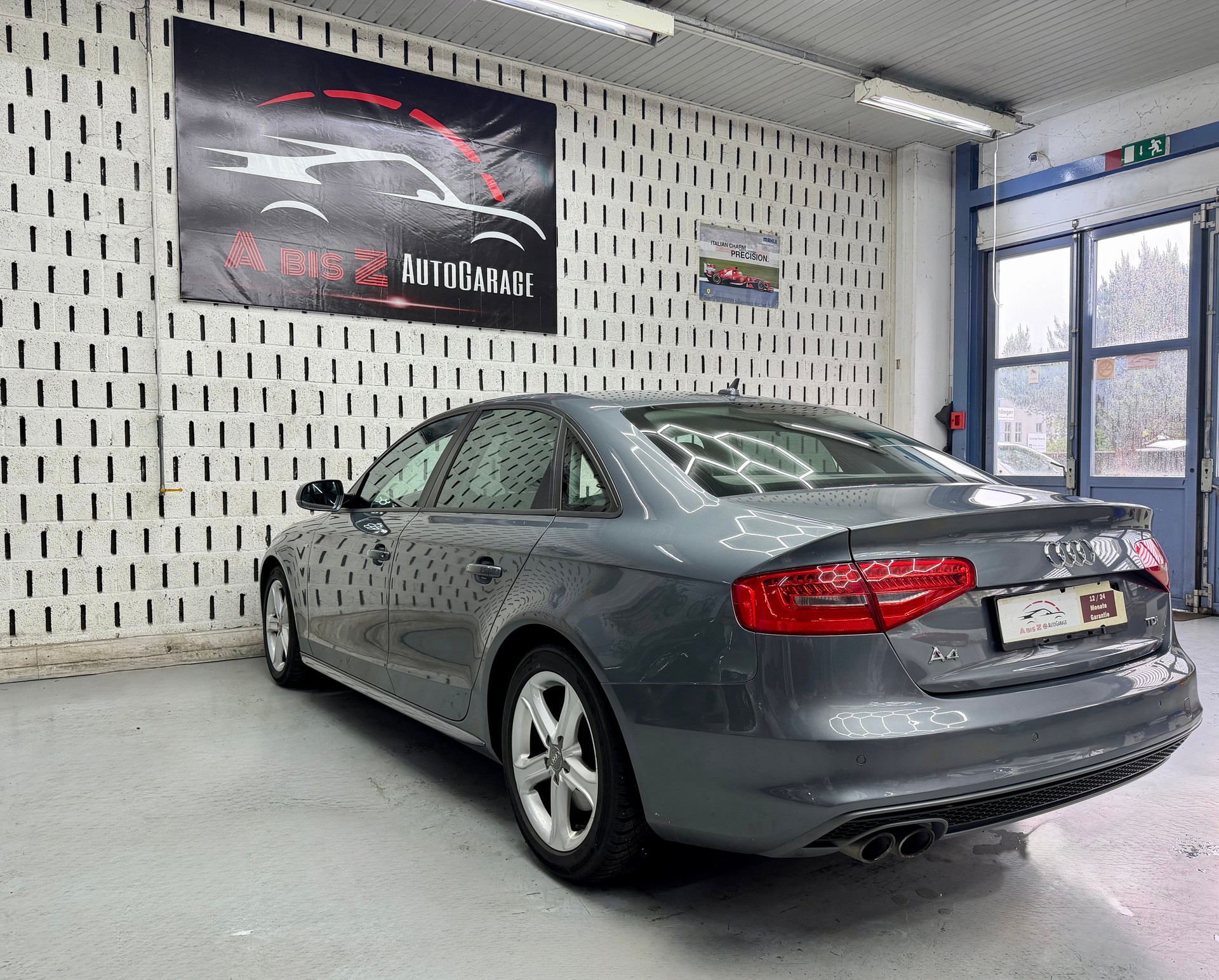 AUDI A4 Limousine 2.0 TDI Attraction multitronic-image-11
