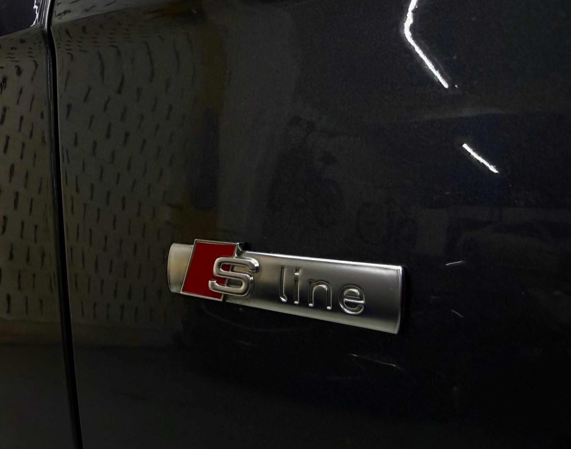 AUDI A4 Limousine 2.0 TDI Attraction multitronic-image-7