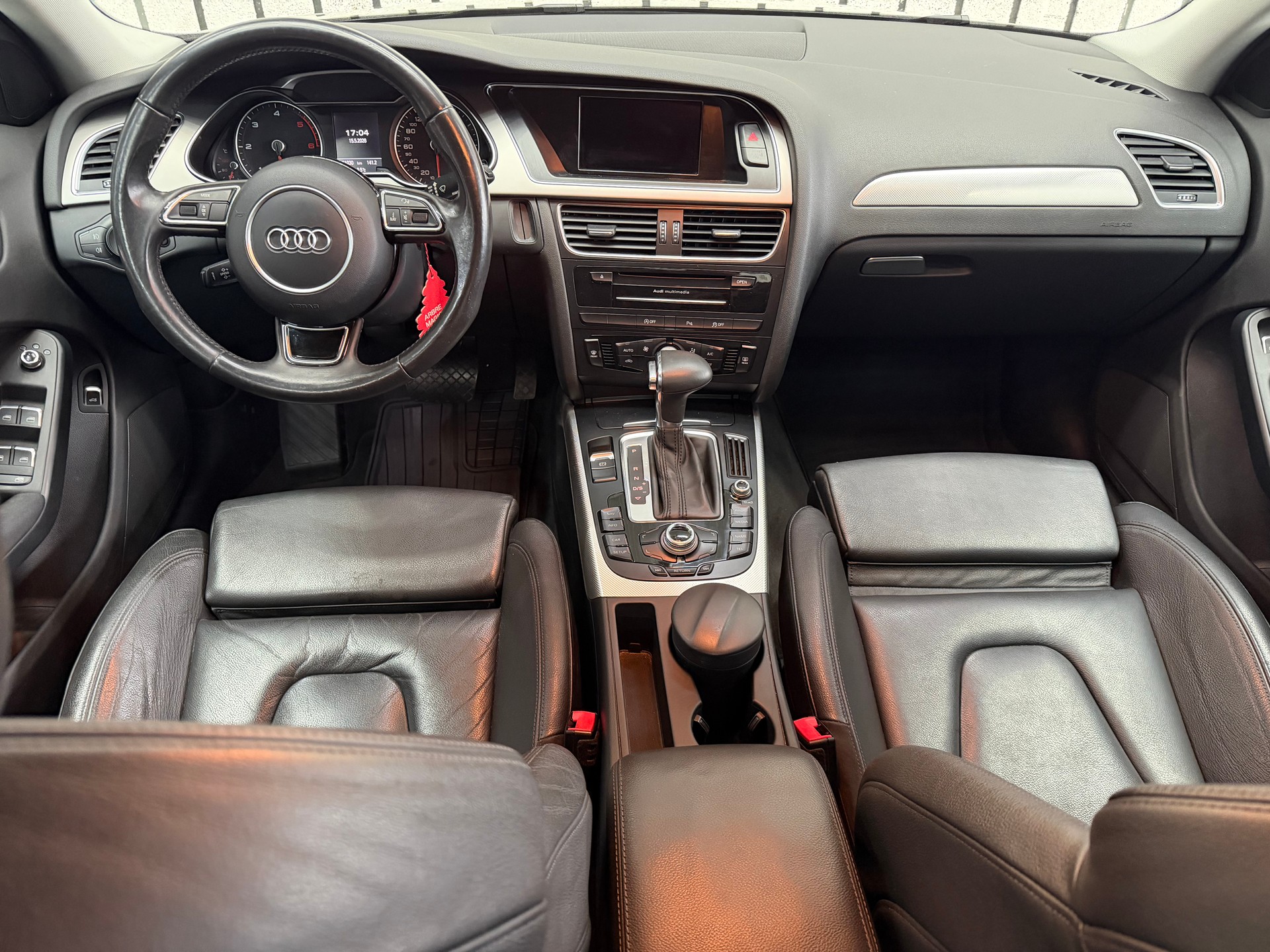 AUDI A4 Limousine 2.0 TDI Attraction multitronic-image-3