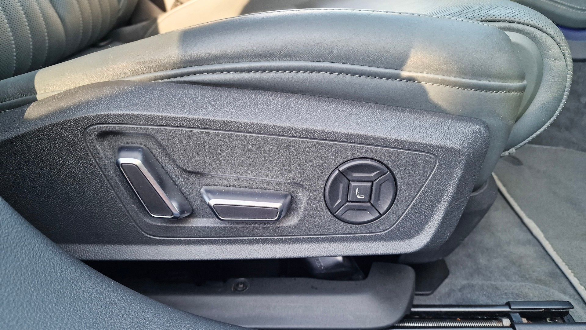 AUDI A7 Sportback 55 TFSI quattro S-tronic-image-18