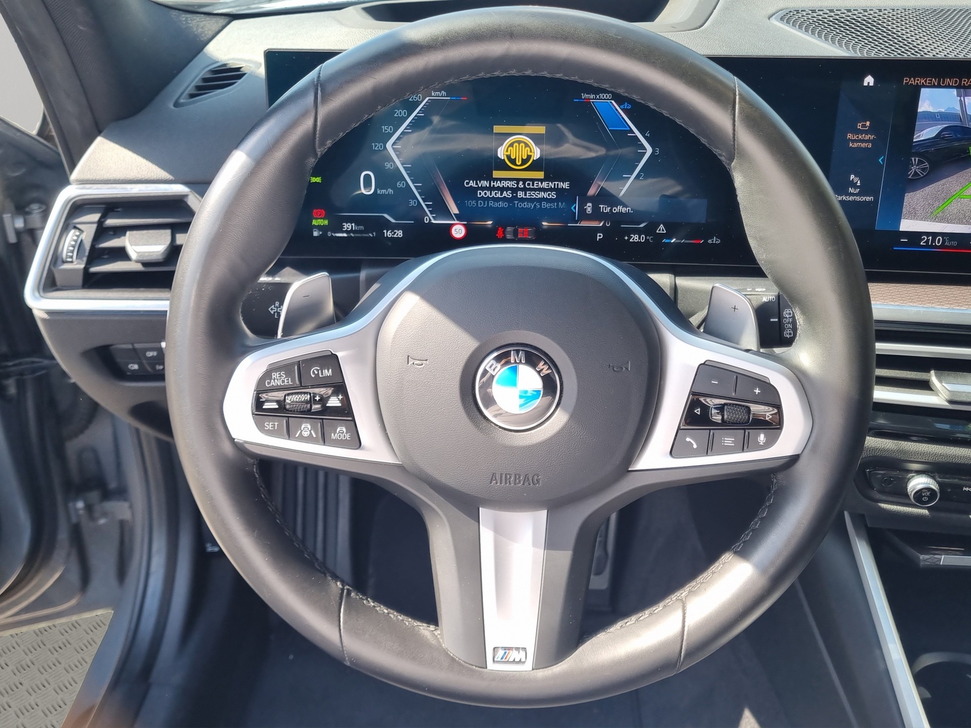 BMW 320d xDrive 48V Touring Steptronic M Sport-image-13