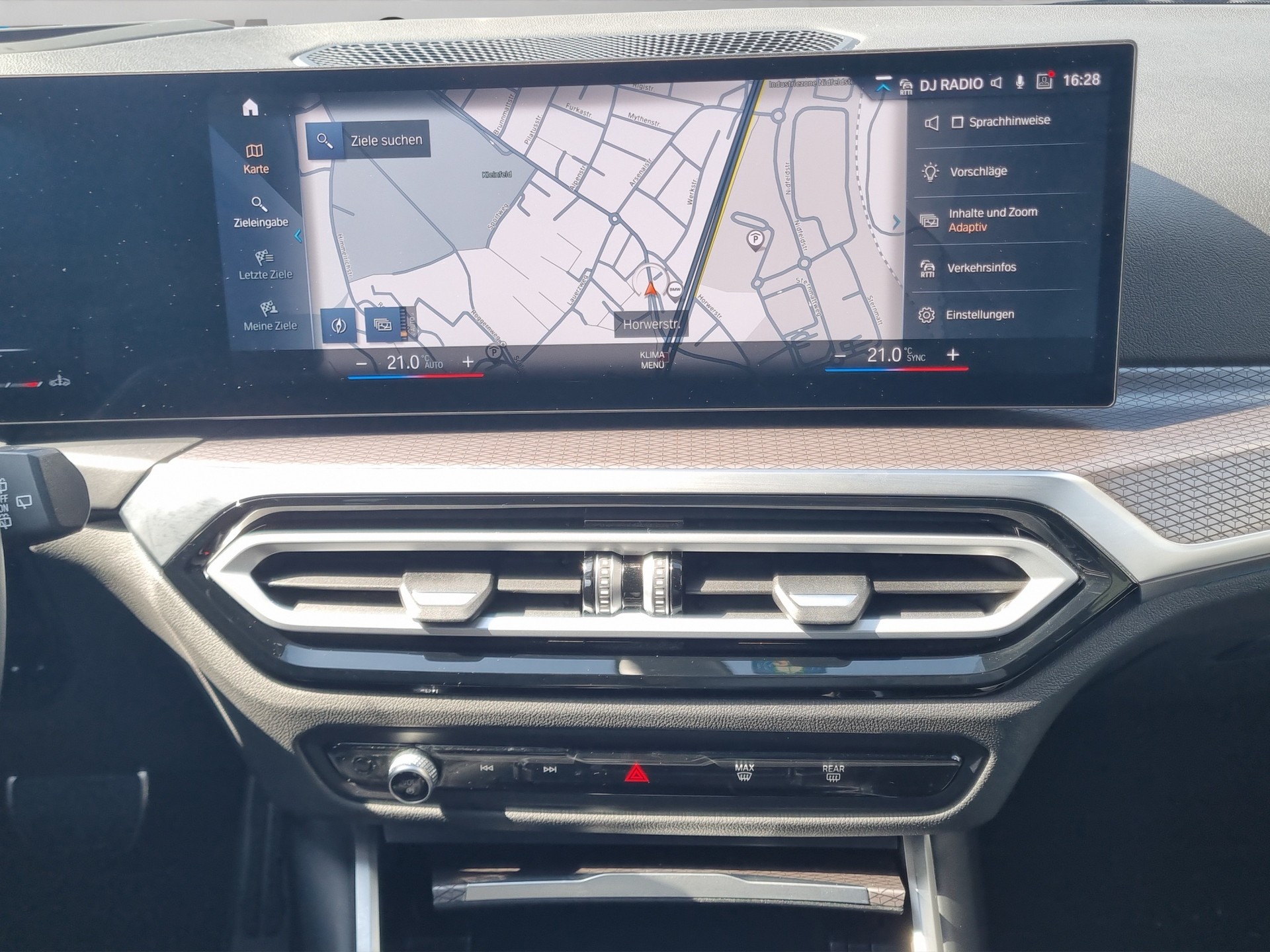 BMW 320d xDrive 48V Touring Steptronic M Sport-image-17