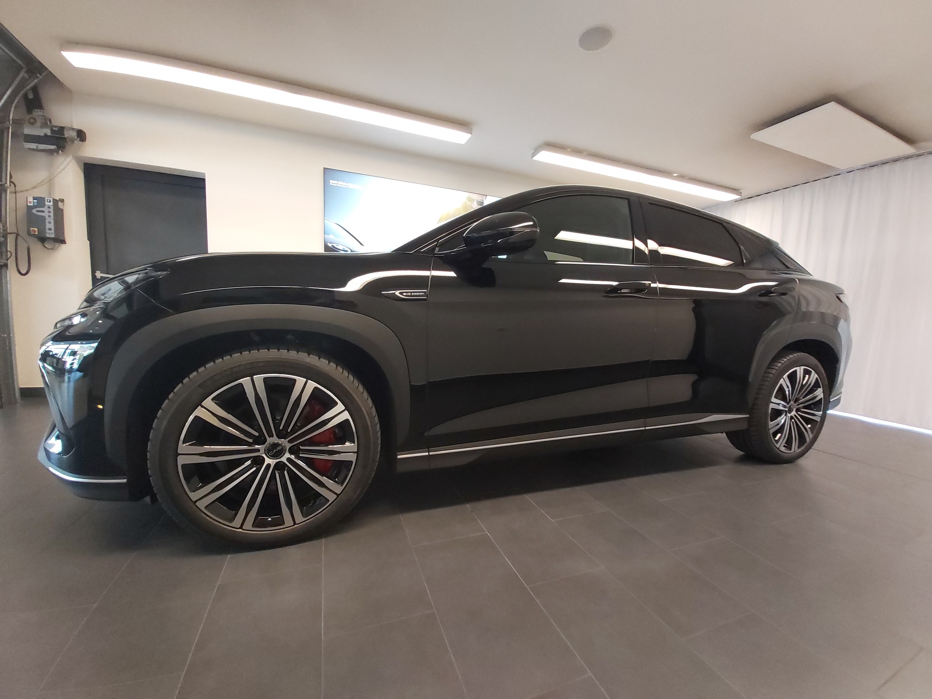 BYD Sealion 7 Excellence AWD-showroom-element-3