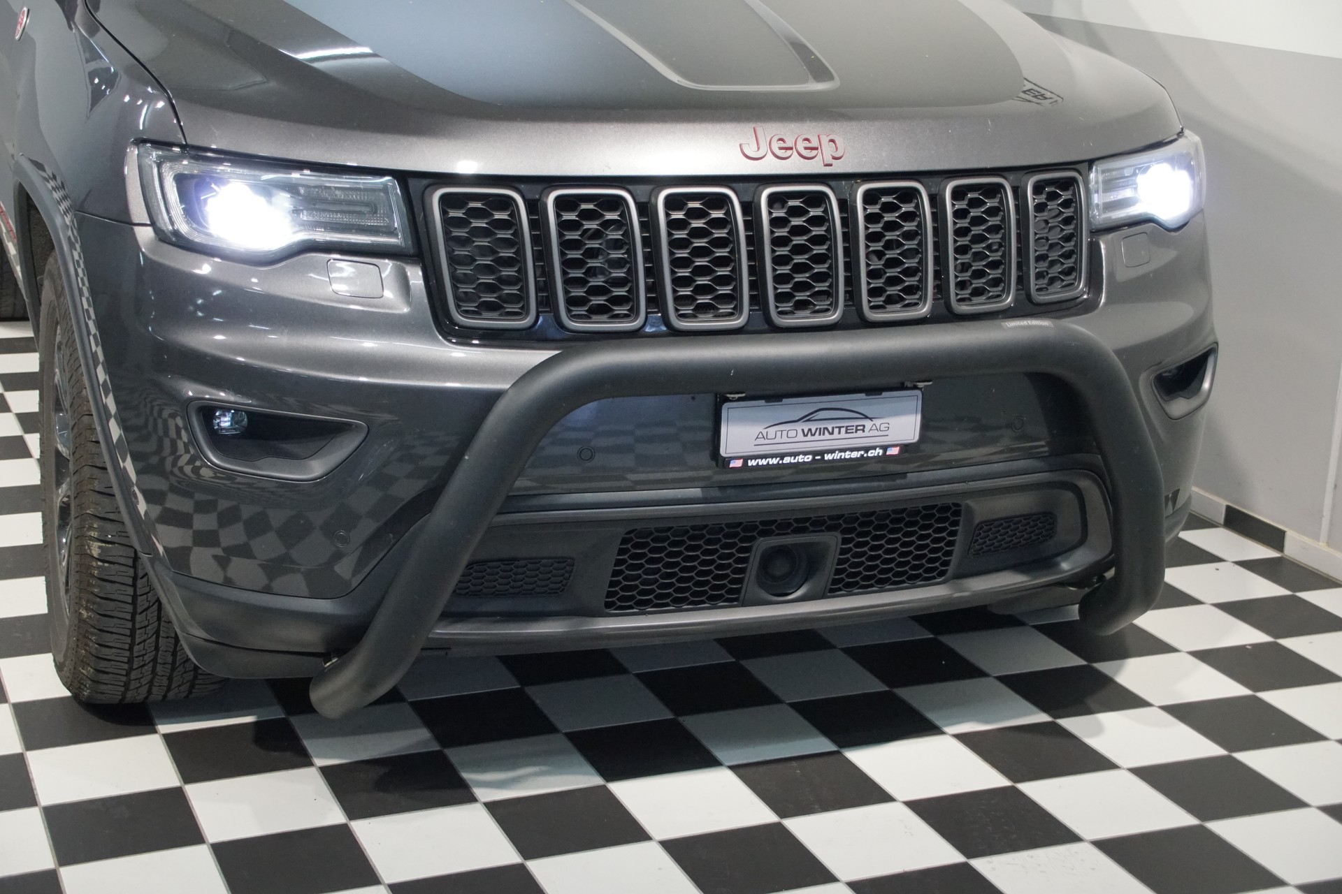 JEEP Grand Cherokee 3.0 CRD Trailhawk Automatic-showroom-element-3