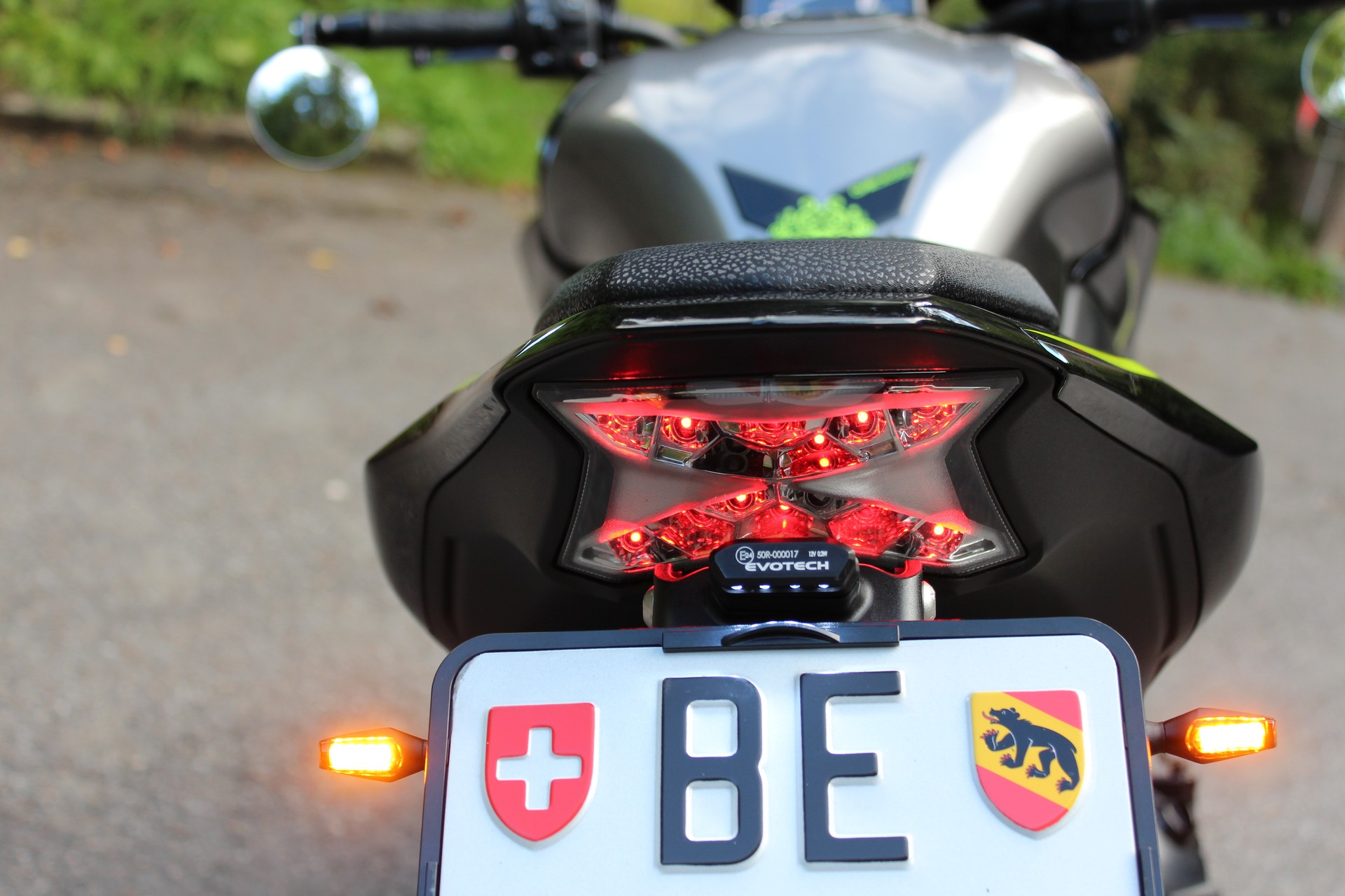 KAWASAKI Z 900-image-10