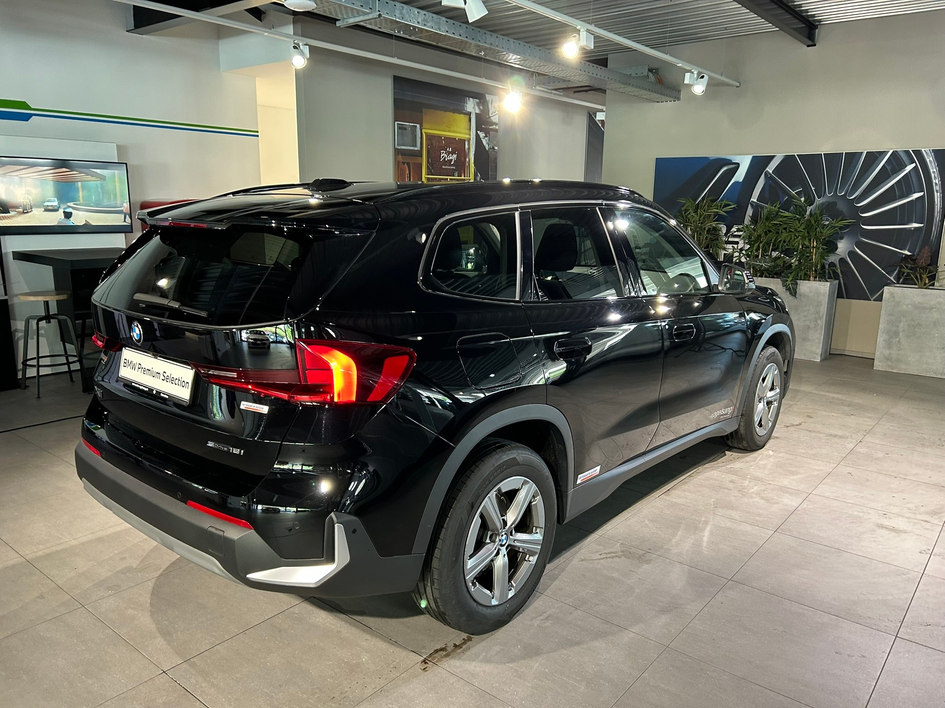 BMW X1 sDrive 18i-image-16