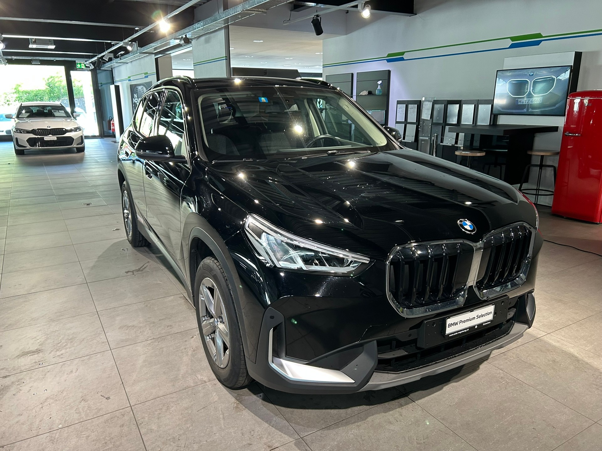 BMW X1 sDrive 18i-showroom-element-2