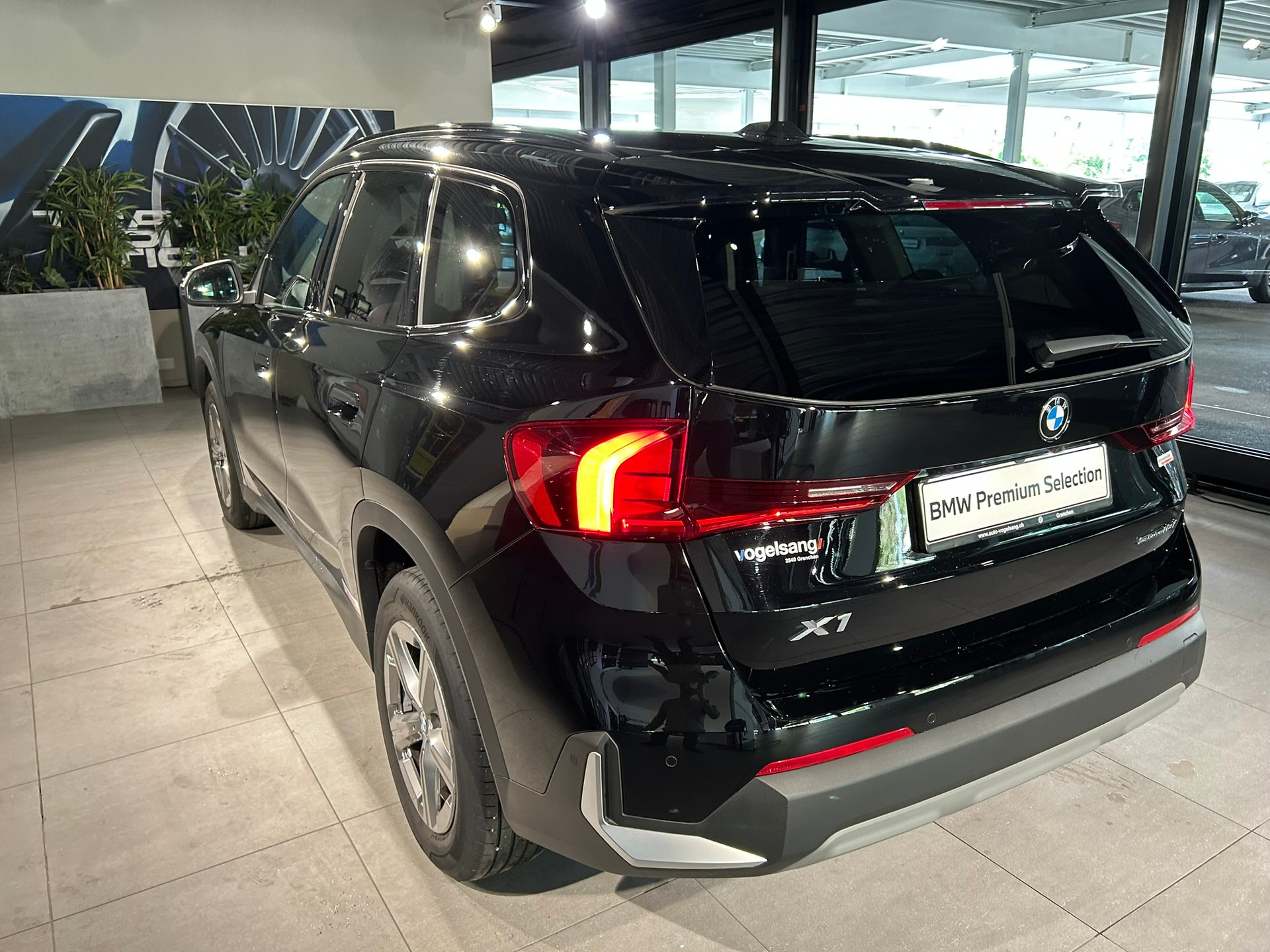 BMW X1 sDrive 18i-image-12