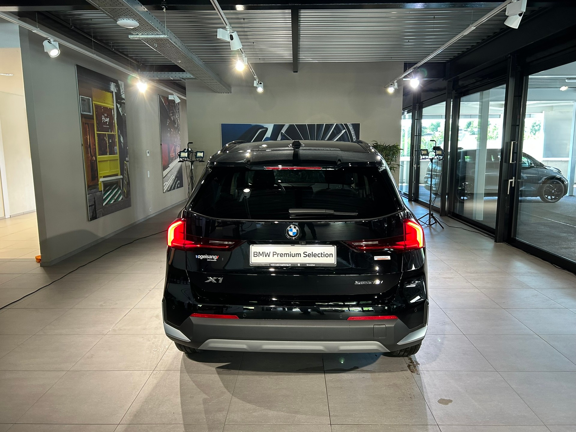 BMW X1 sDrive 18i-image-13